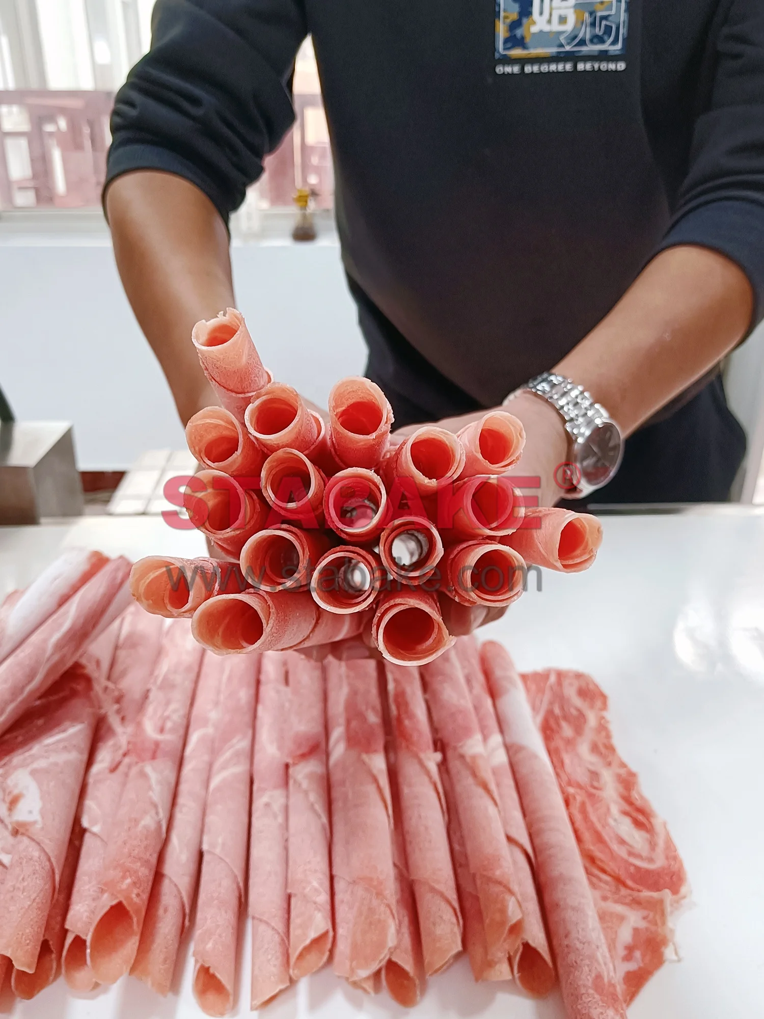 Коммерческая автоматическая машина для резки мяса из нержавеющей стали SUS304/машина для резки замороженного мяса из говядины