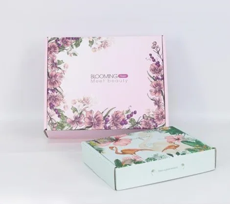 Роскошный цветной складной экологически чистый гофрированный картон из крафт бумаги с логотипом на заказ подарочная упаковка плоская почтовая коробка маленькая