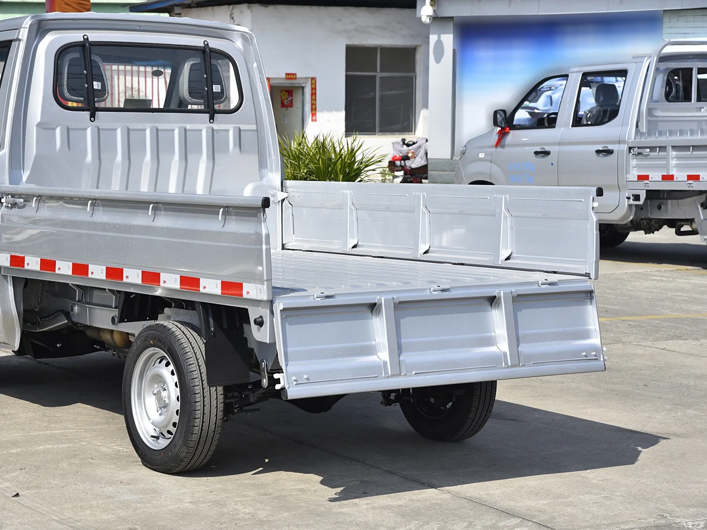 DFSK K01 small kei truck 2 passenger loading truck 1.3L engine discount price for sale