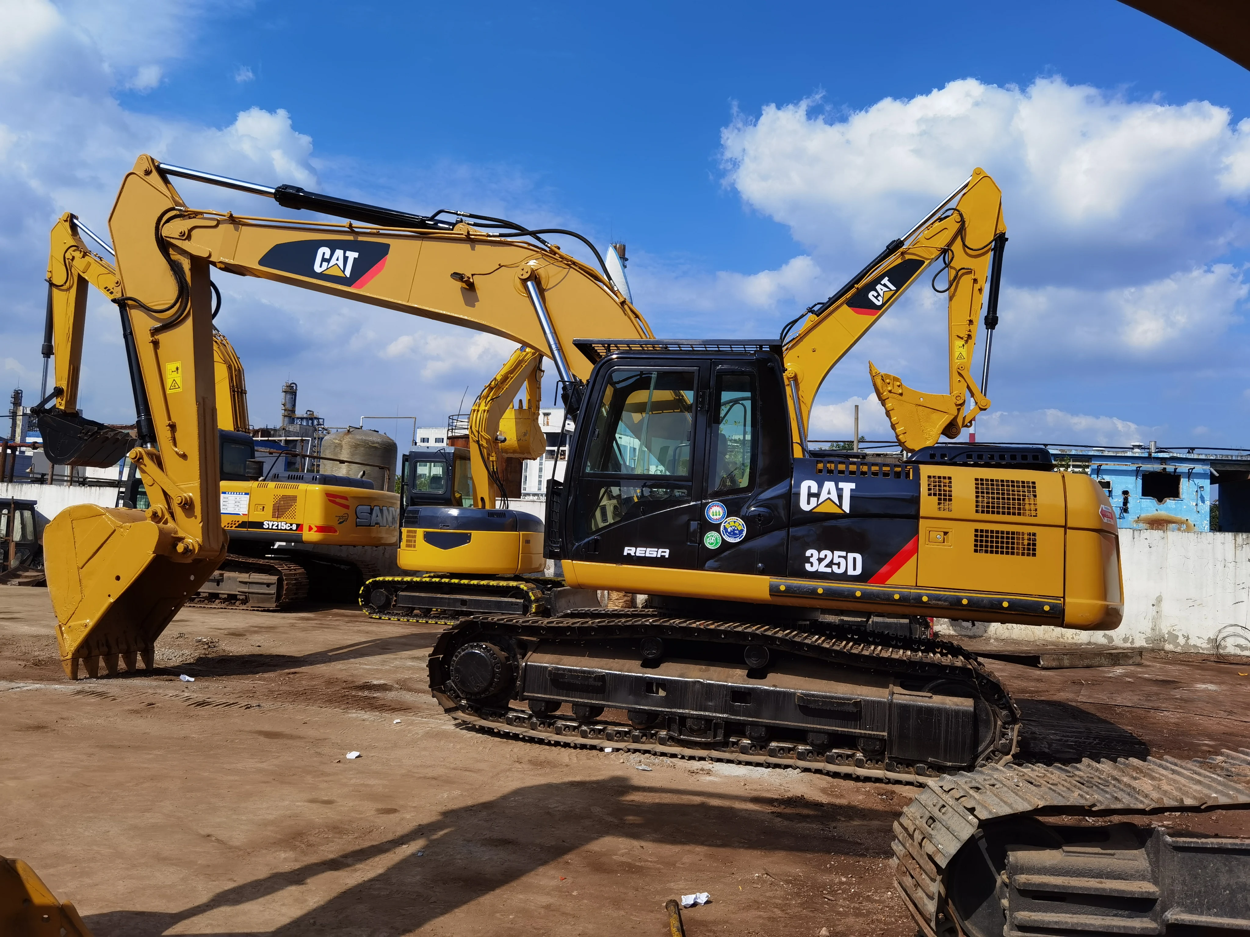 Second hand cat 325d 315d2 315d2l high quality crawler excavator 15ton caterpillar digging machine 325d construction machinery