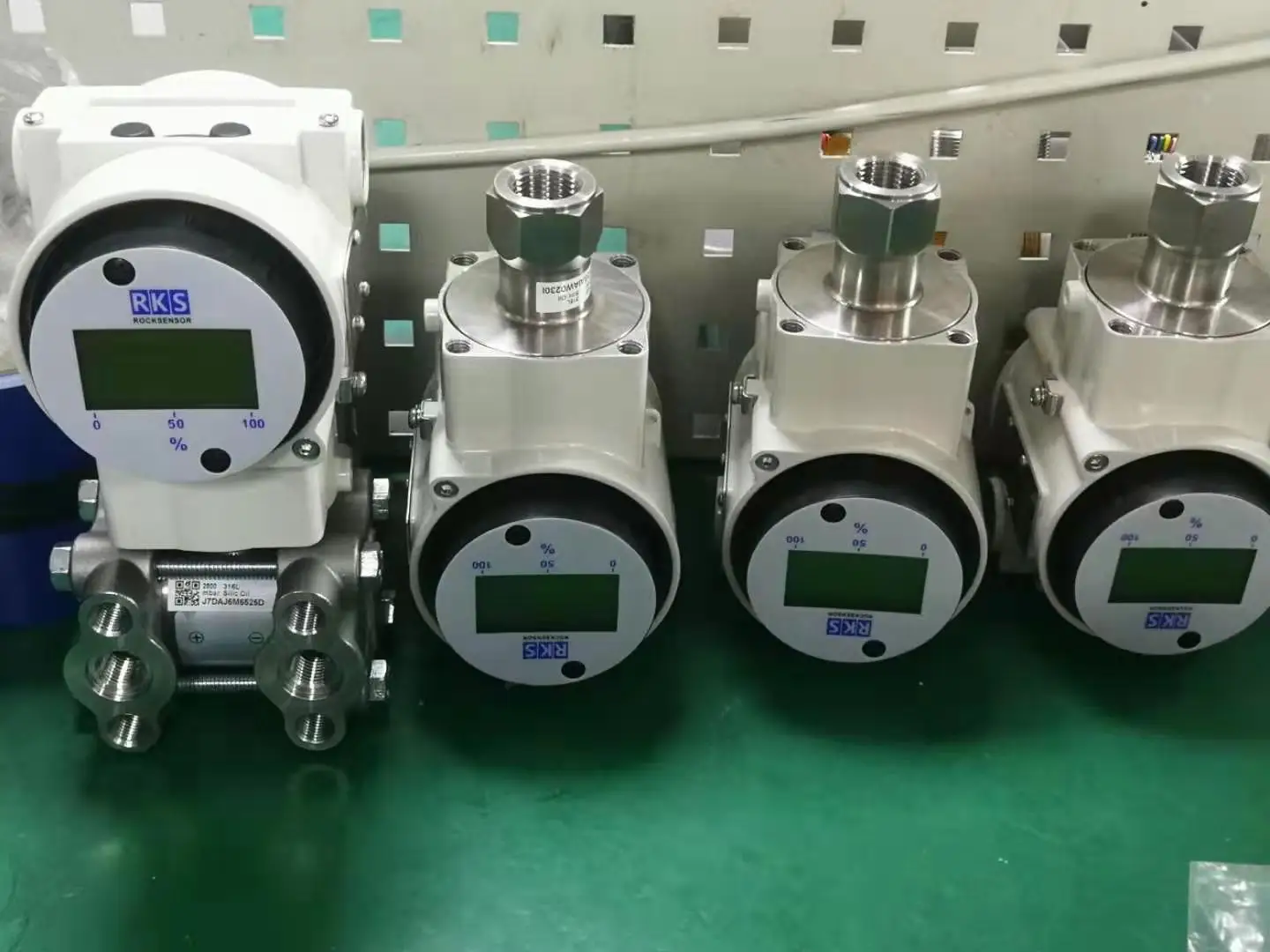 Remote Differential Pressure Level transmitter SS316L Diaphragm Silicone oil Pressure Sensor High Accuracy.