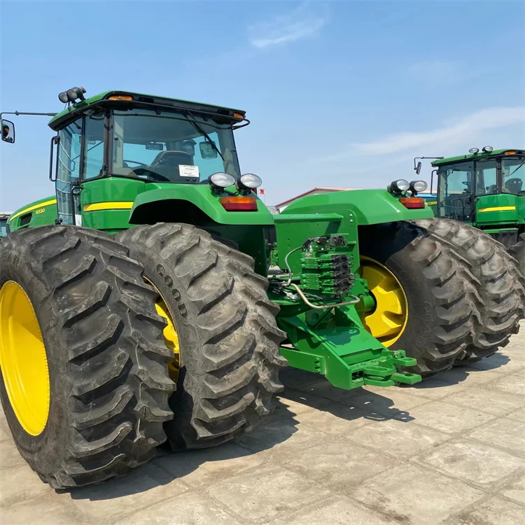 Low fuel consumption, 933 horsepower two-wheel drive tractor
