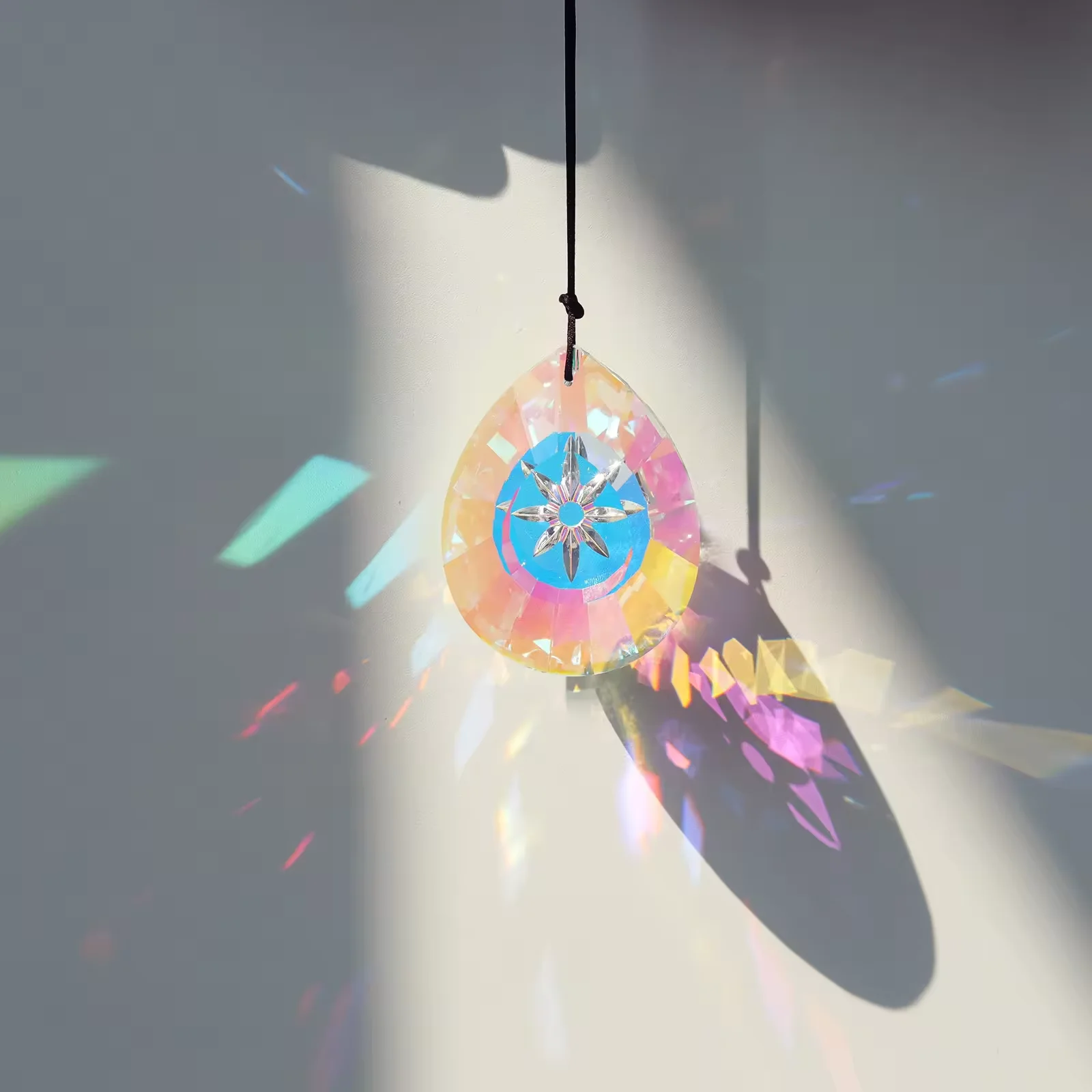 Modern Colorful Crystal Sun Catcher Prism UV Glass Hanging Pendant Ornament Home Garden Christmas Day Party Wedding Decoration