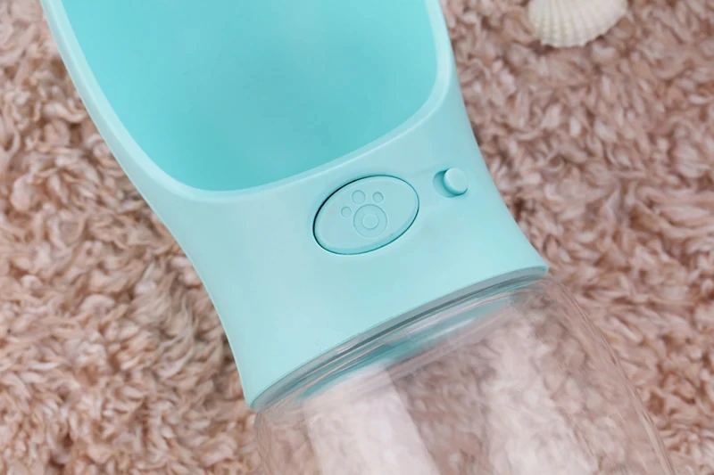 Pet Safe and Healthy Material Outdoor Water Feeding Tool Cats Pet Automatic Water Bottle Dog Water Cup