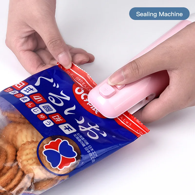 2023 Factory Customized Automatic Kitchen Vacuum Packing Machine USB Charging Electronic Portable Handheld Vacuum Food Sealer