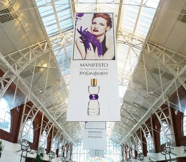 UV Double Side PrintingHanging Perforated PVC Vinyl Mesh Banner Fabric BannersFlexDouble-sided clip printed in black cloth