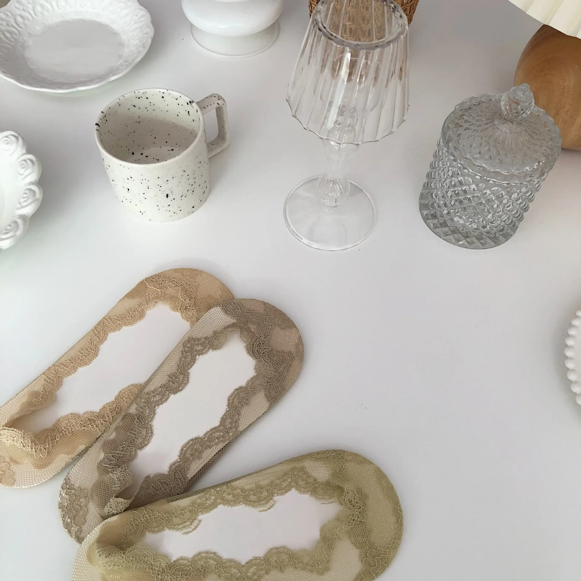 Летние новые женские носки, тонкие хлопковые невидимые носки, кружевные неглубокие носки с ресницами, силиконовые Нескользящие