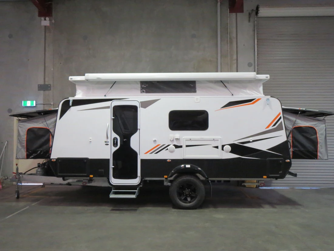 Австралийский популярный расширяемый большой трейлер SpaceCaravan с палаткой для