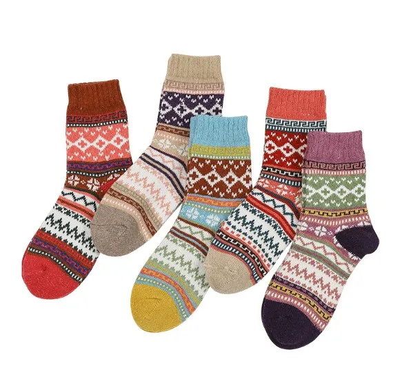 Зимние теплые махровые дамские носки на заказ, жаккардовые носки для девушек, OEM вязаные женские Чулочно-носочные изделия, осенне-зимний стиль