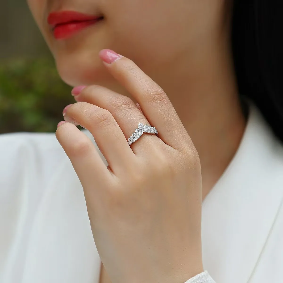 High Quality Dcolor Vvs1 Full Moissanite Crown Design 925 Sterling Silver Women Ring for Wedding Party Engagement