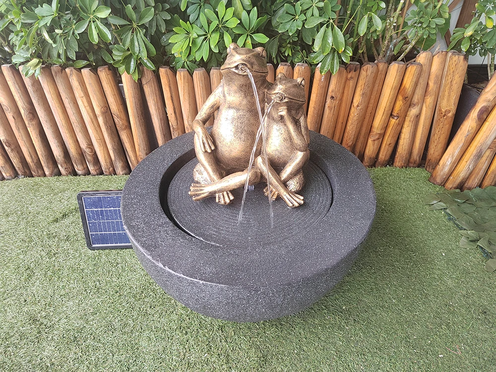 Two Frogs Spit Solar Water Fountain Outdoor Garden Fountain Solar Water Fountain
