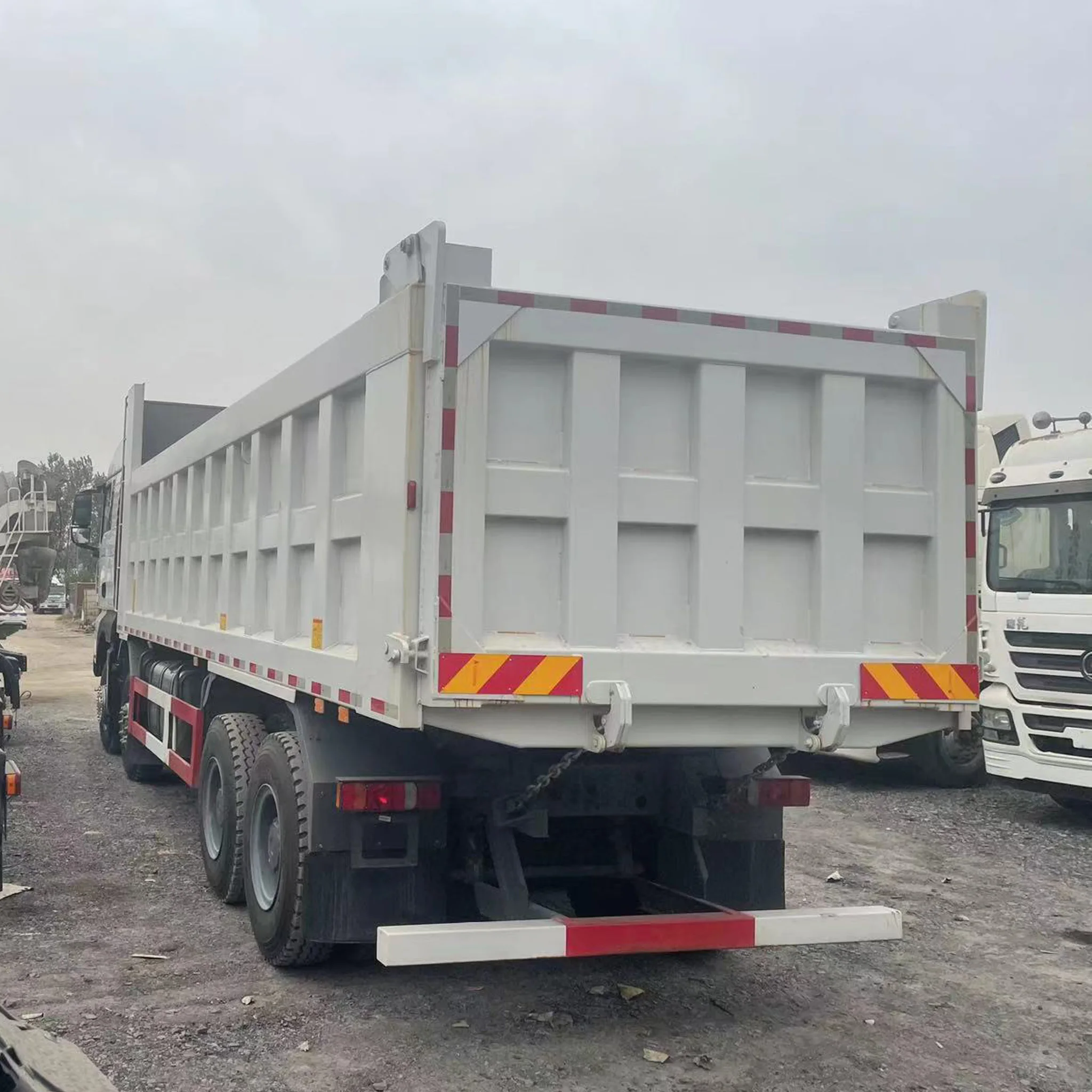 Factory Price China Famous Sitrak G7 540HP 8X4 Euro 6 Double Drive Sinotruk Howo Tractor Trucks For Sale