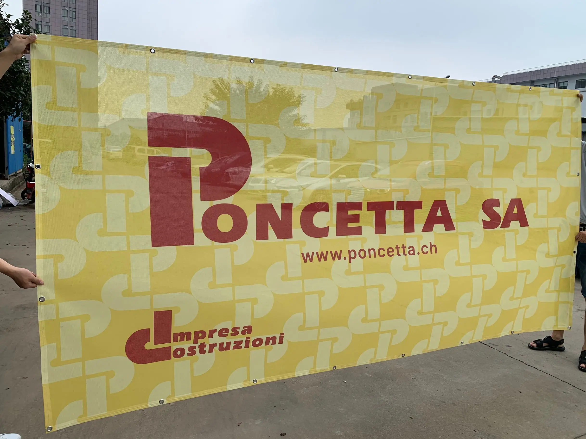 Outdoor Mesh Fabric Fence Scrim Cloth Banner Latest Eco friendly Advertising Cloth Banners For Sporting events