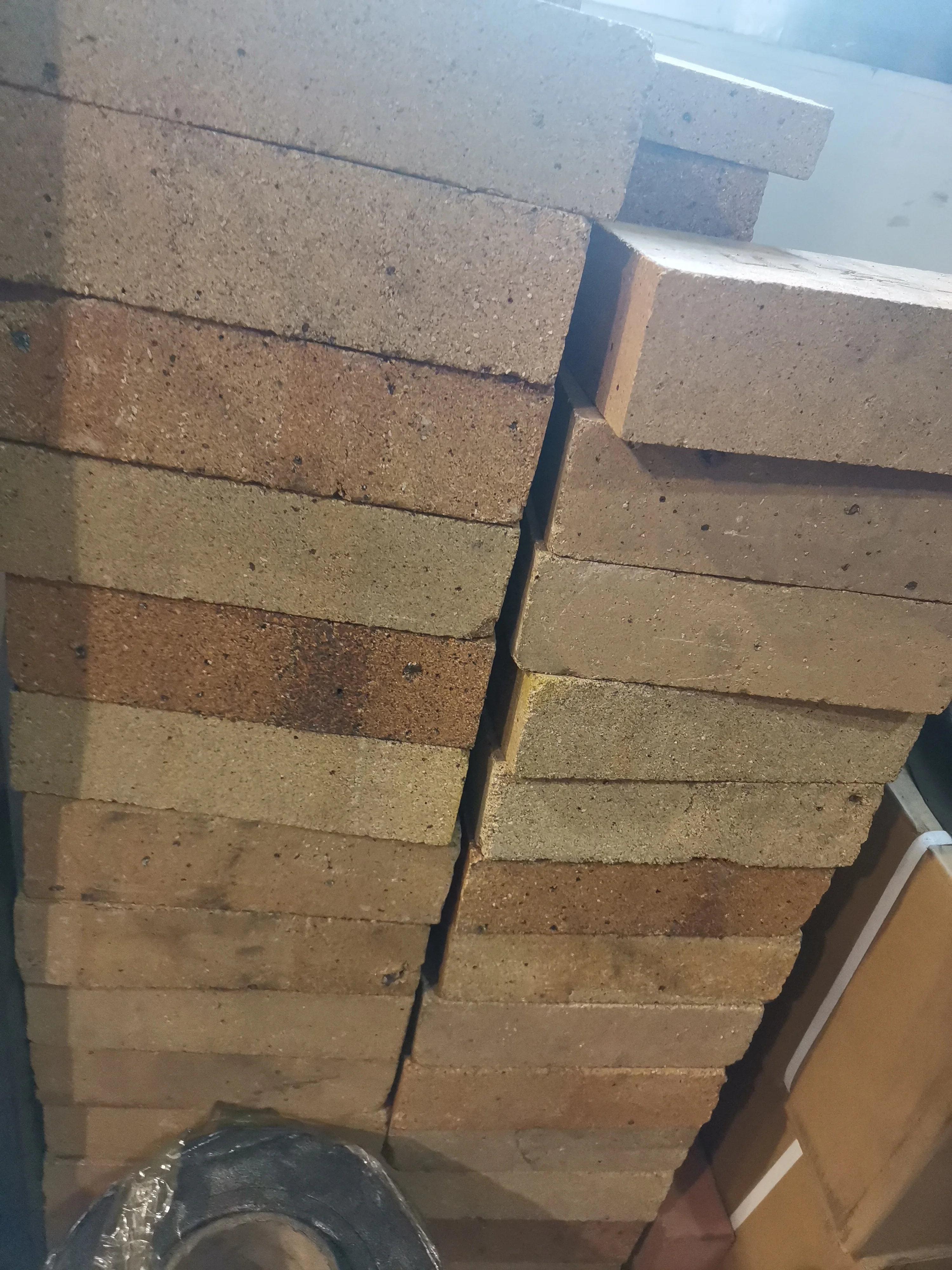 Insulating Refractory Brick Heat Resistant Insulating Fired Brick Stove High Alumina Brick Firebrick Fire Clay Yellow Brown