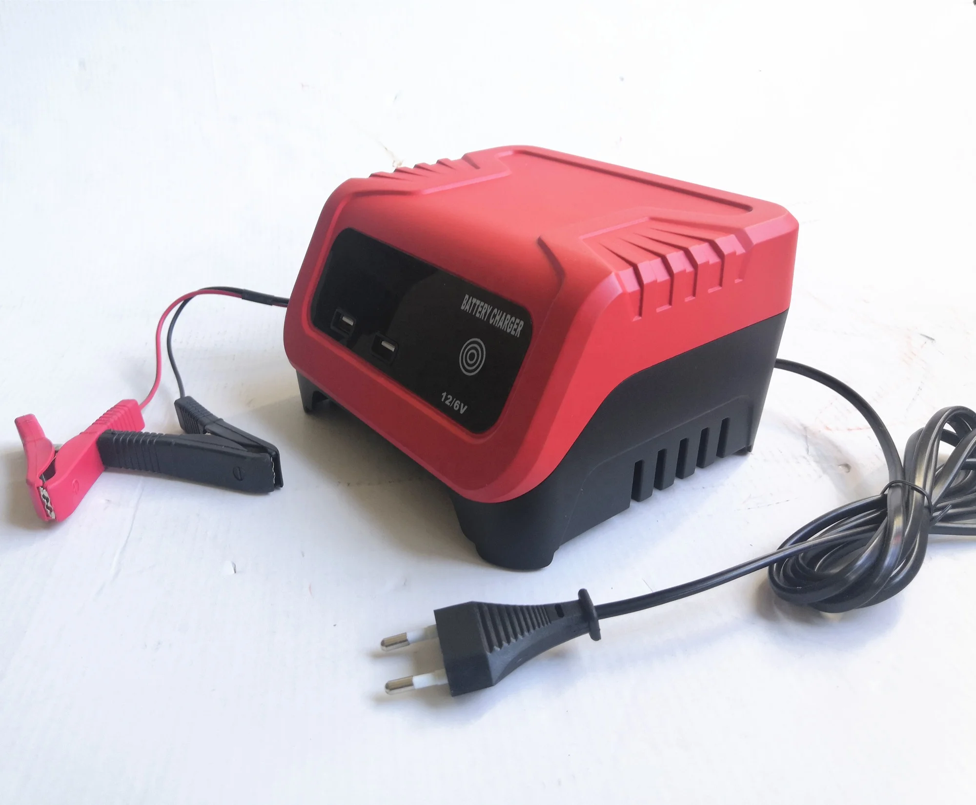 
12V 6V new car battery charger with USB port digital display Intelligent voltage automatically recognize smart car charger 