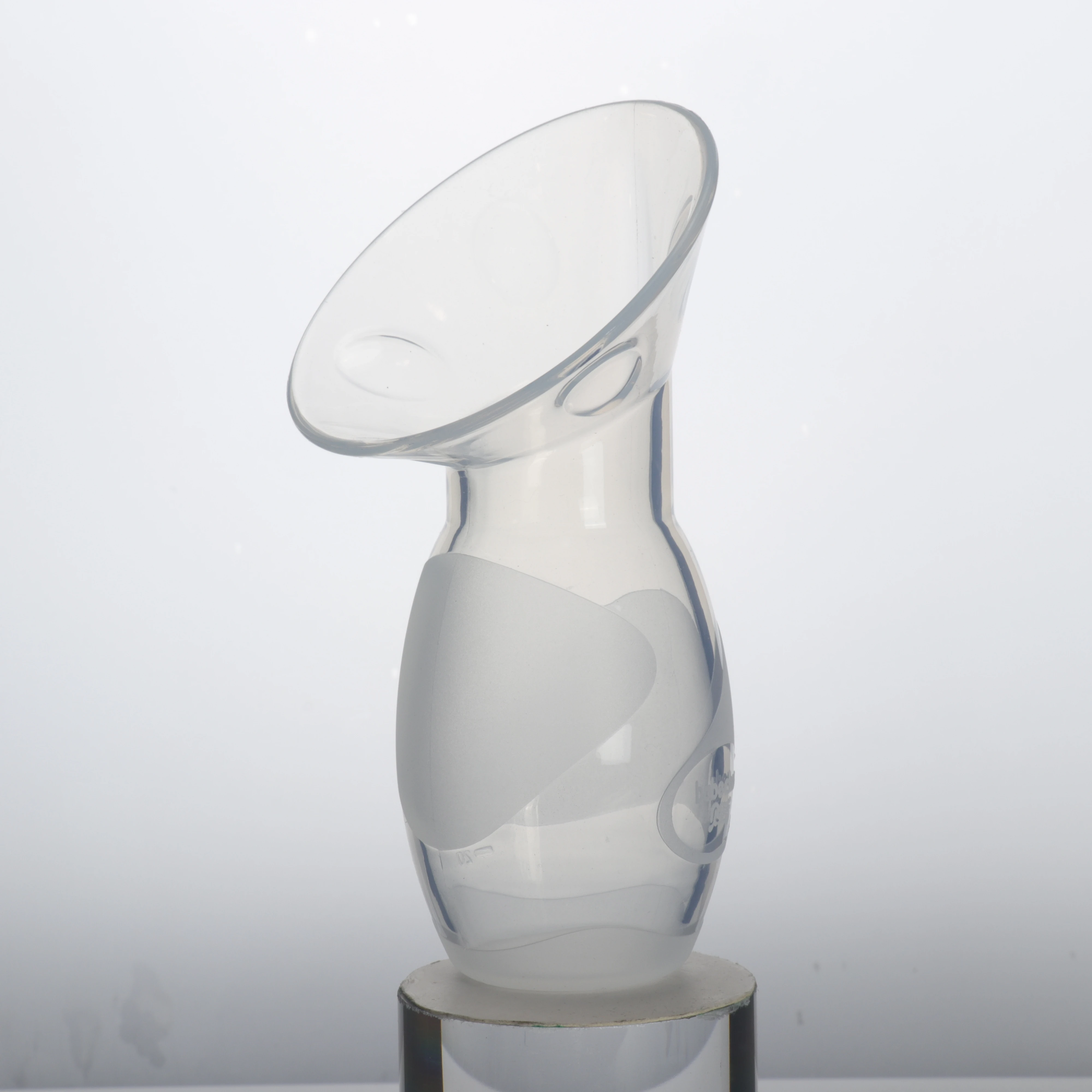 
Silicone breast pump with suction cup Manual breast milk collector 