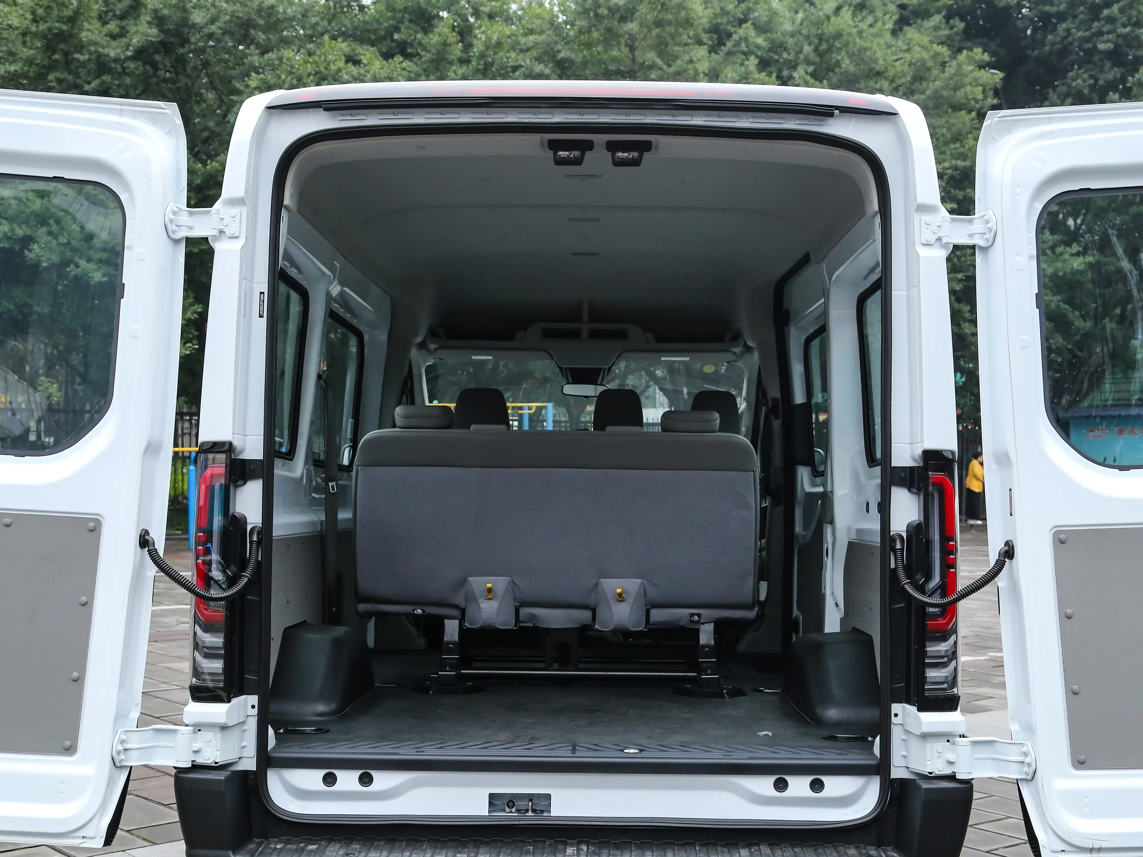Ford Transit T8 изготовленный на заказ дальний аккумулятор-Электрический грузовой фургон семейный большой пассажирский подержанные автомобили