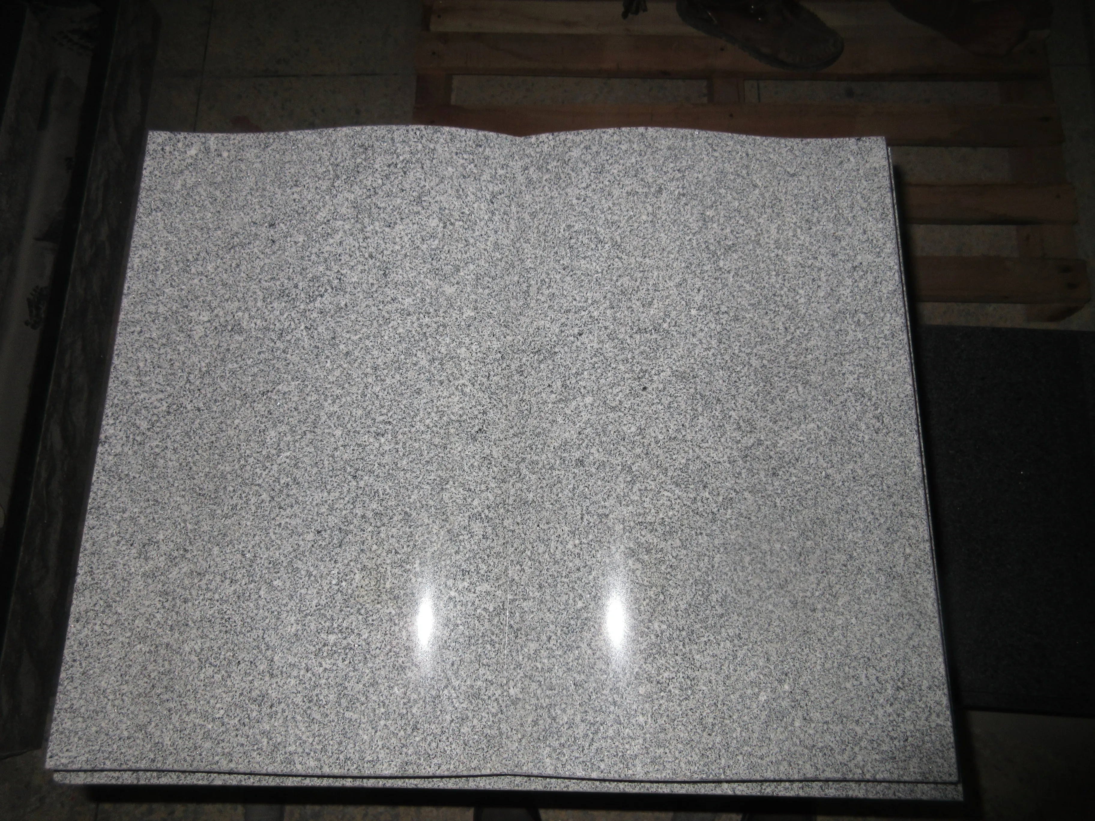 Factory directly supply Opening marble book design headstone