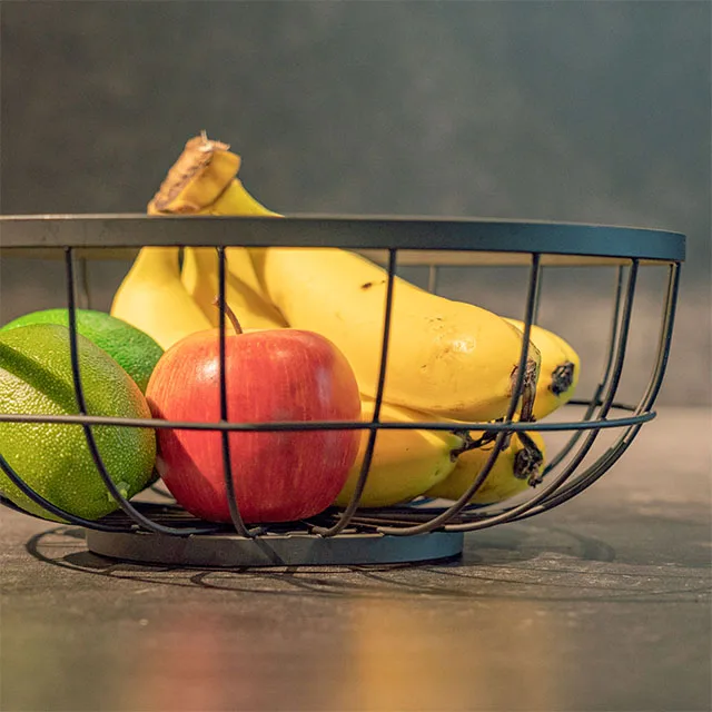 Black round metal fruit and vegetable  storage basket for  kitchen wholesale supply