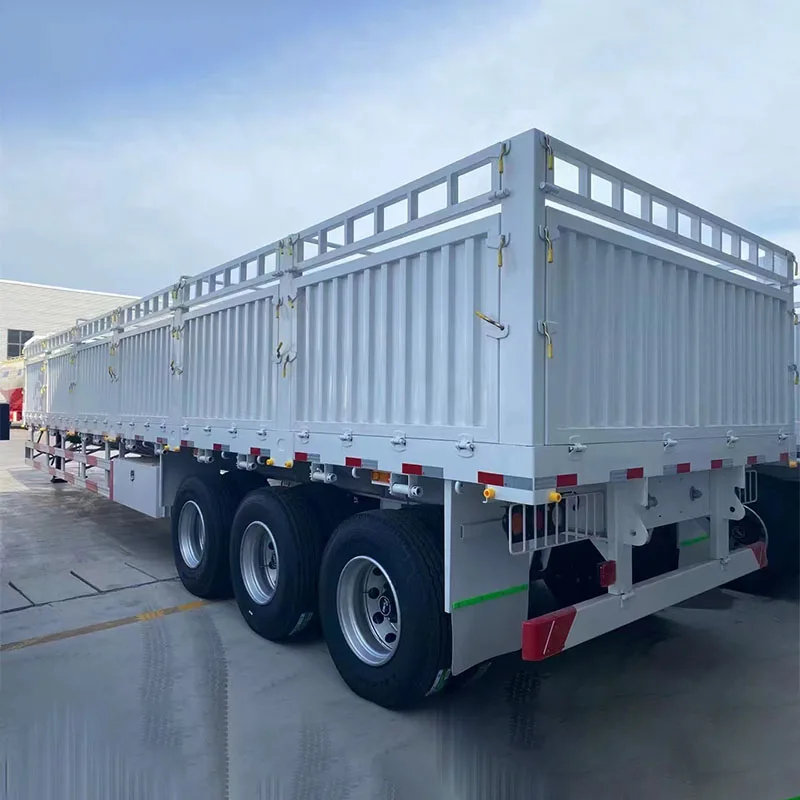 Benhong 3 4 5axles  new fence semi truck trailer used for livestock transport truck trailer cattle carrier trailer for sale