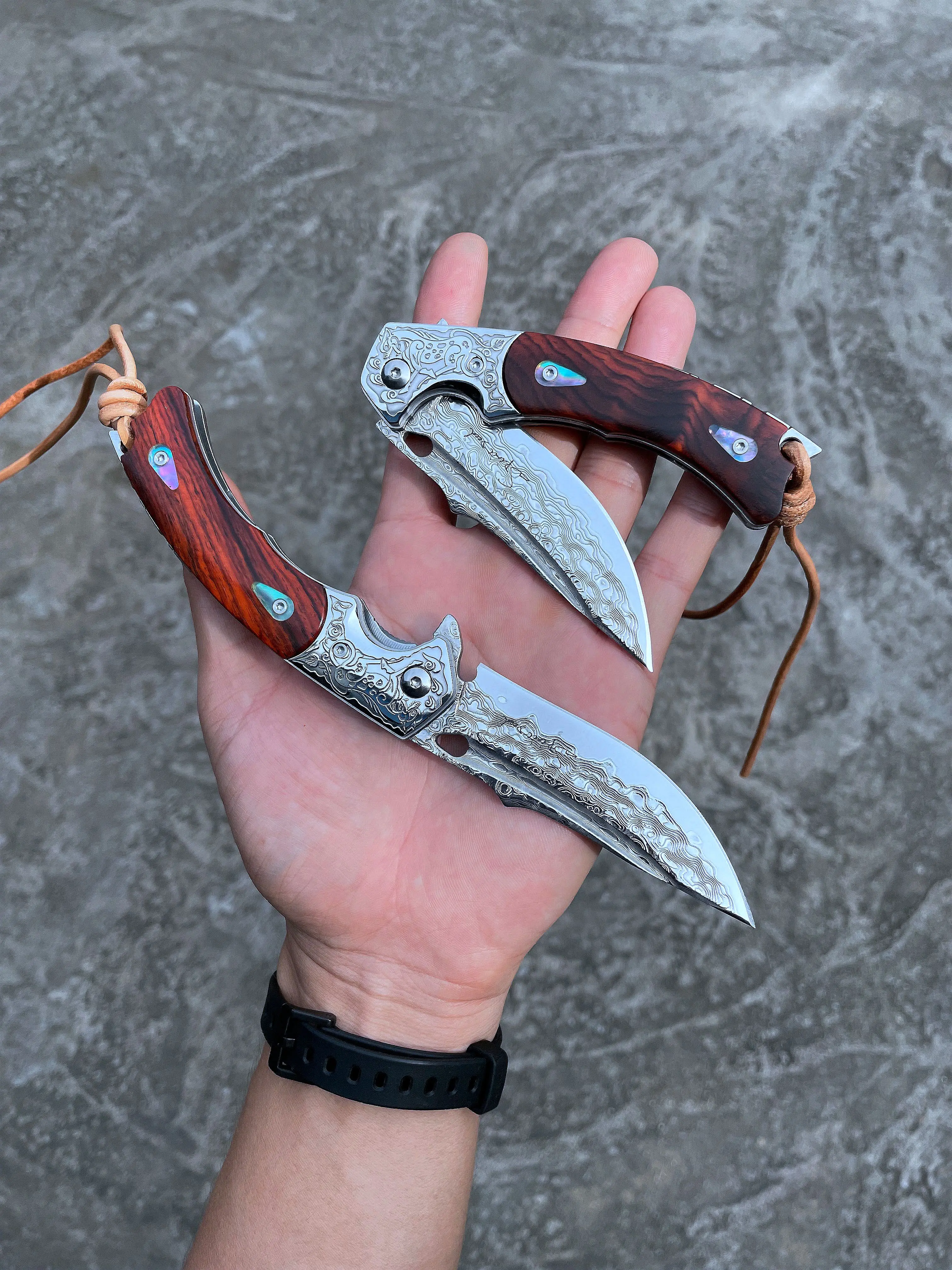 High Quality Damascus Sheathed Shell Handle Portable EDC Knife for Survival Gift Collection