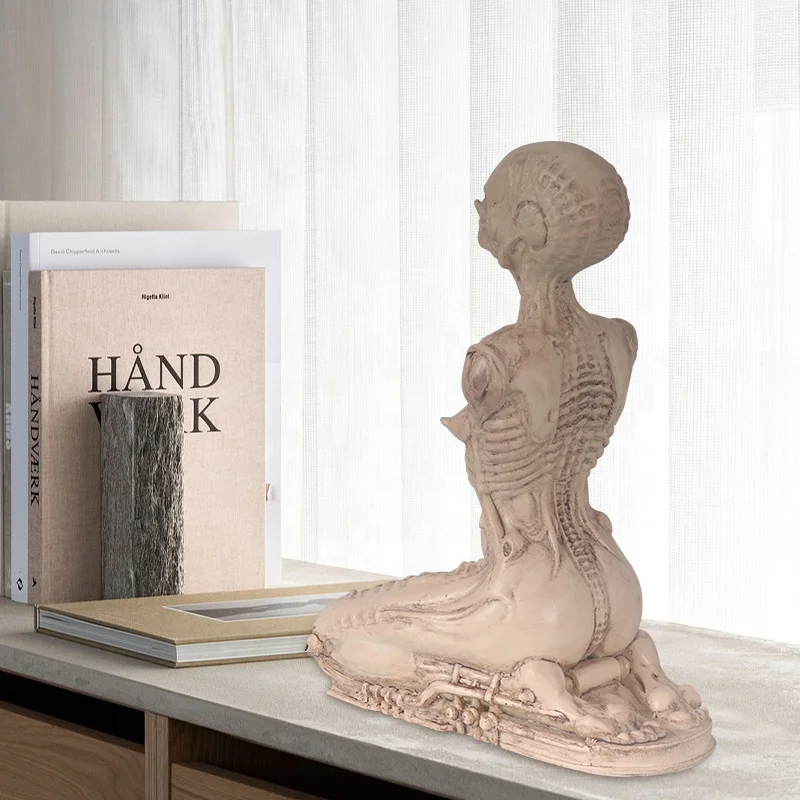 Cartoon comic statue desktop decoration resin statue character customization anime character alien statue