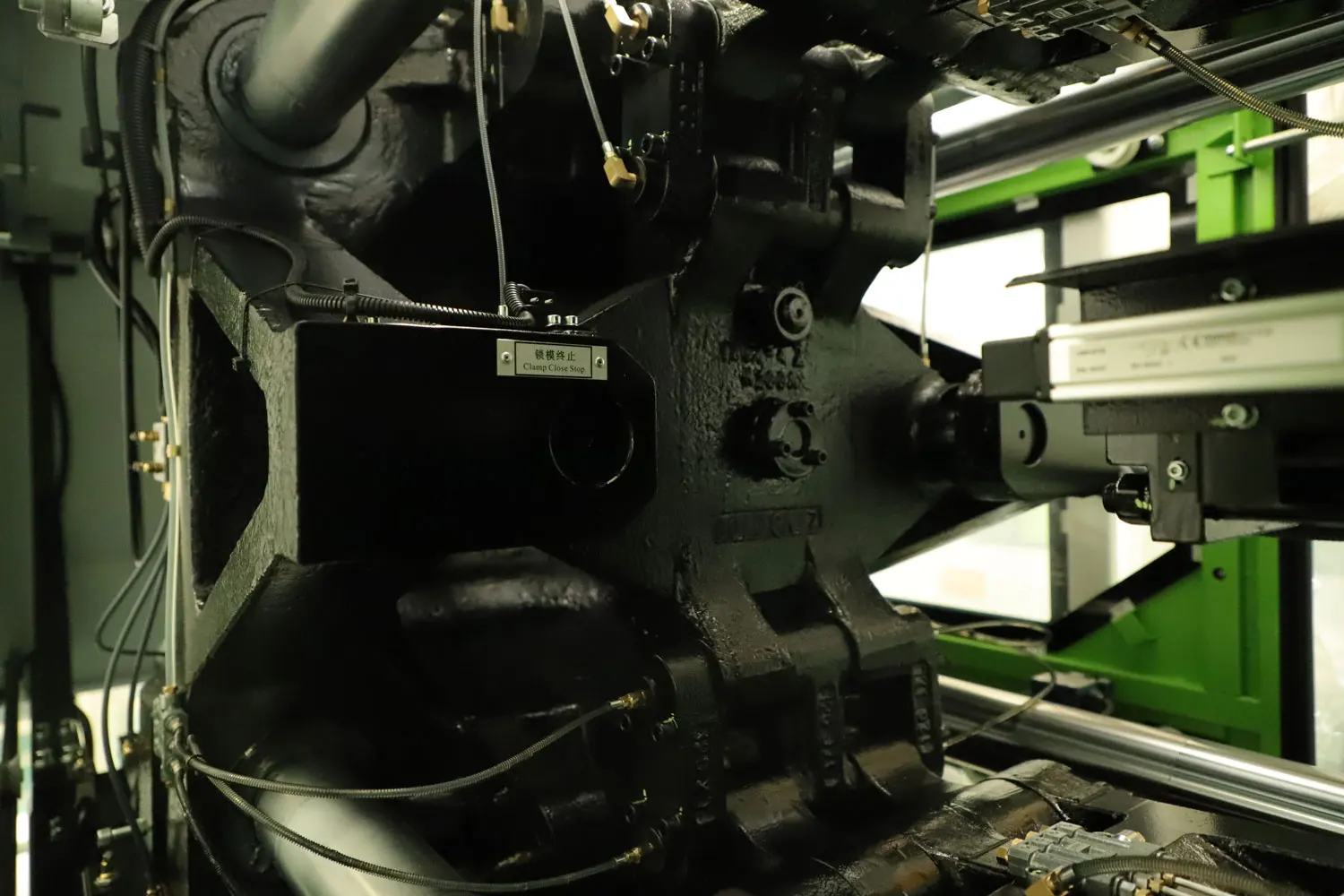 YIZUMI Injection Molding Machine  UN200A5-PET PET Preform Line Injection Molding Machine for Oil Bottle