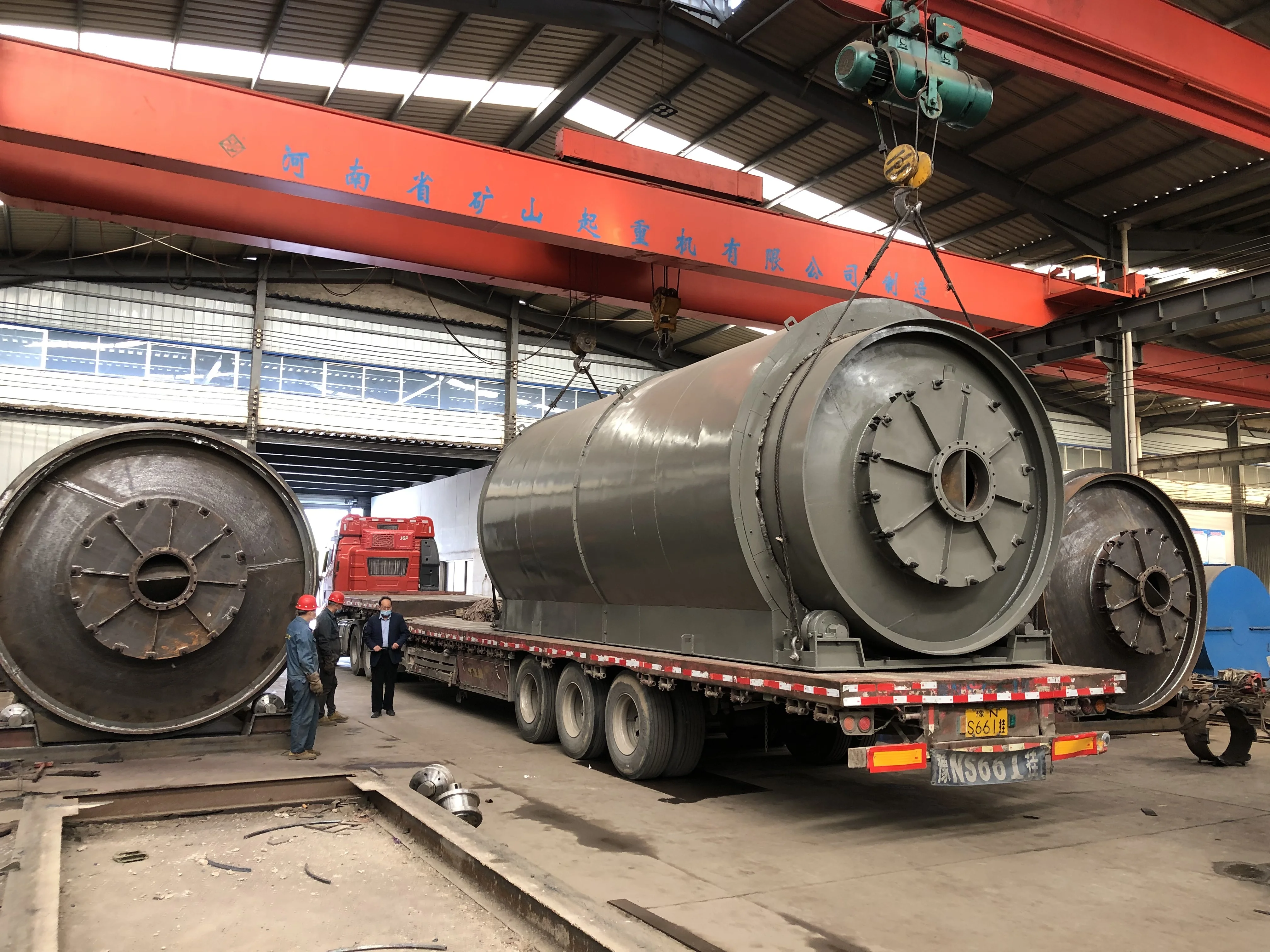 New type of  waste tire pyrolysis plant to oil high output small plastic pyrolysis machine with install