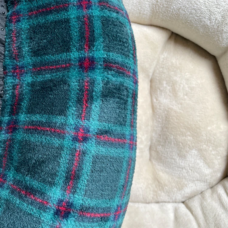 2317 Oval well supported orthopedic shredded foam dog bed