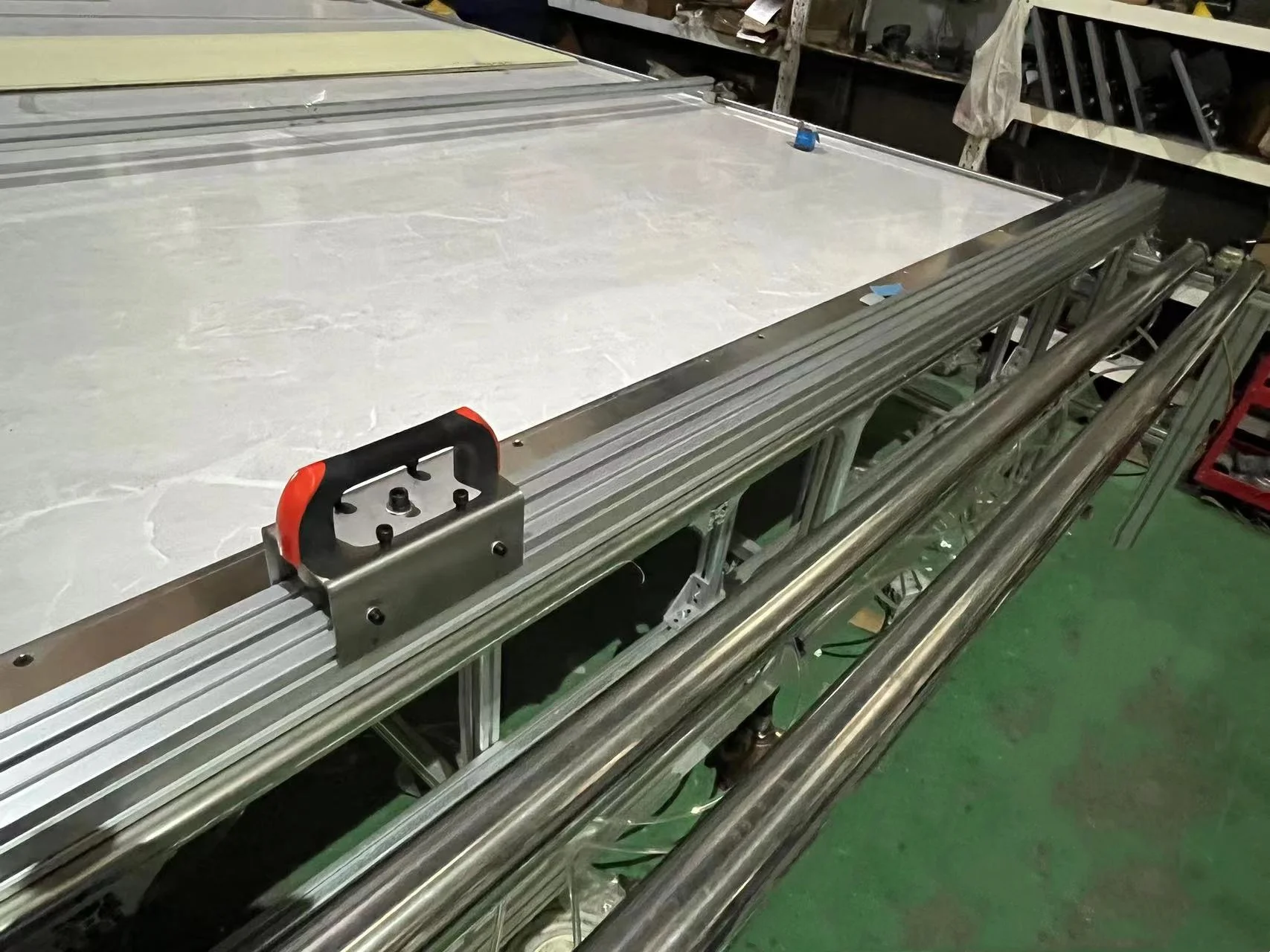 Supply cloth cutting machine curtain cloth cutting machine garment cutting machine