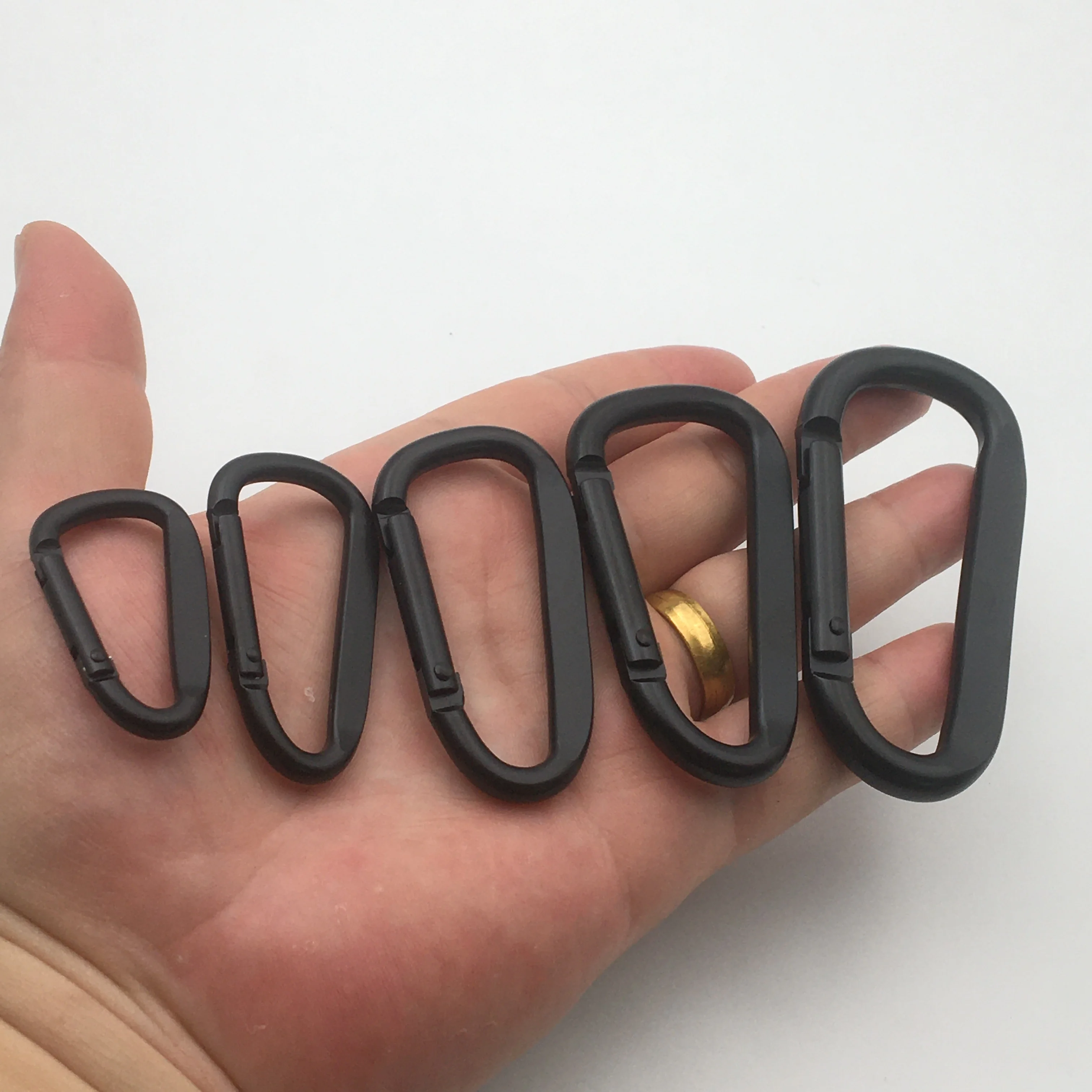 4cm to 8cm flat d shaped custom laser or sprinting logo  all matte black carabiner