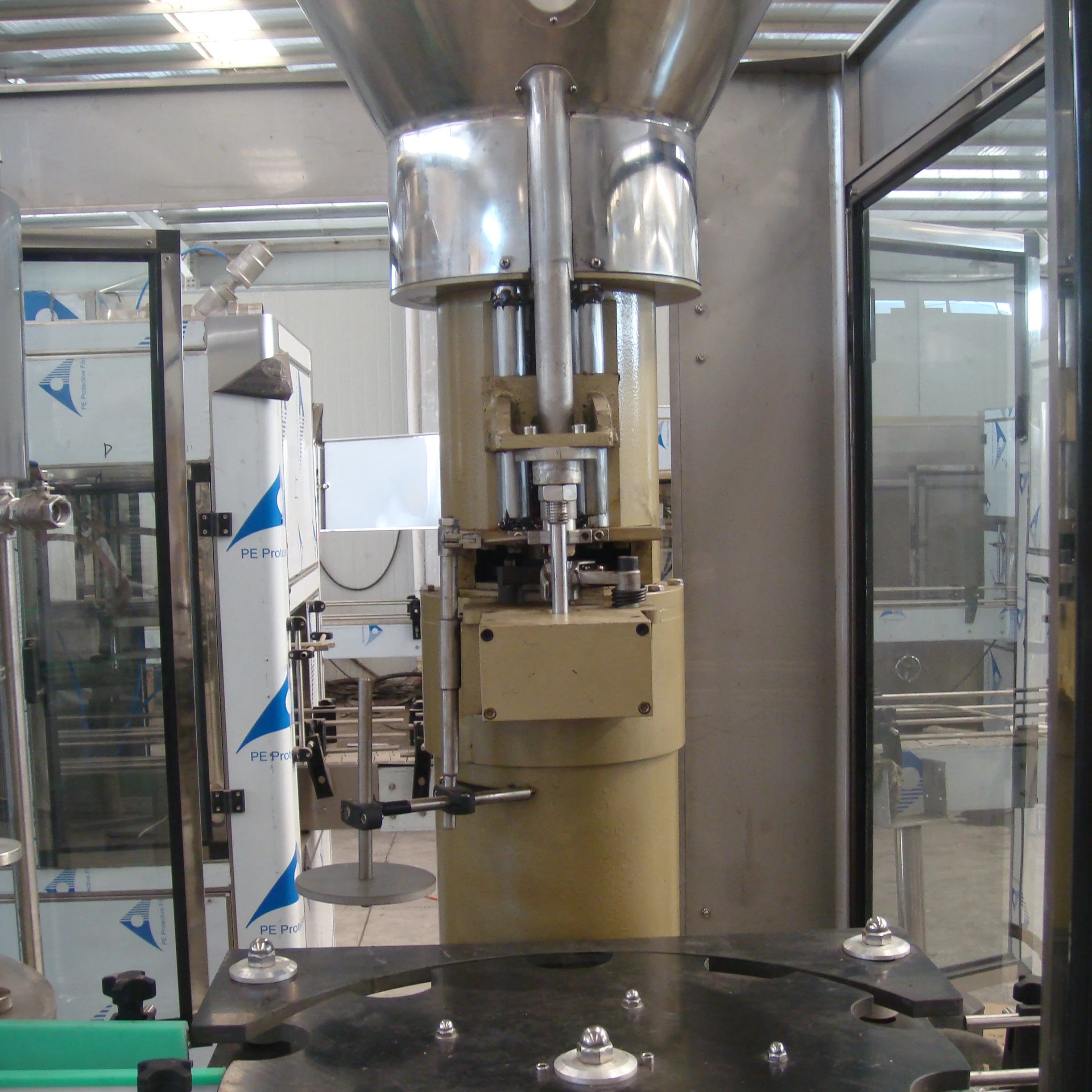 Automatic Wine Spirit Corking Capping Inserting Machine TOCP-40