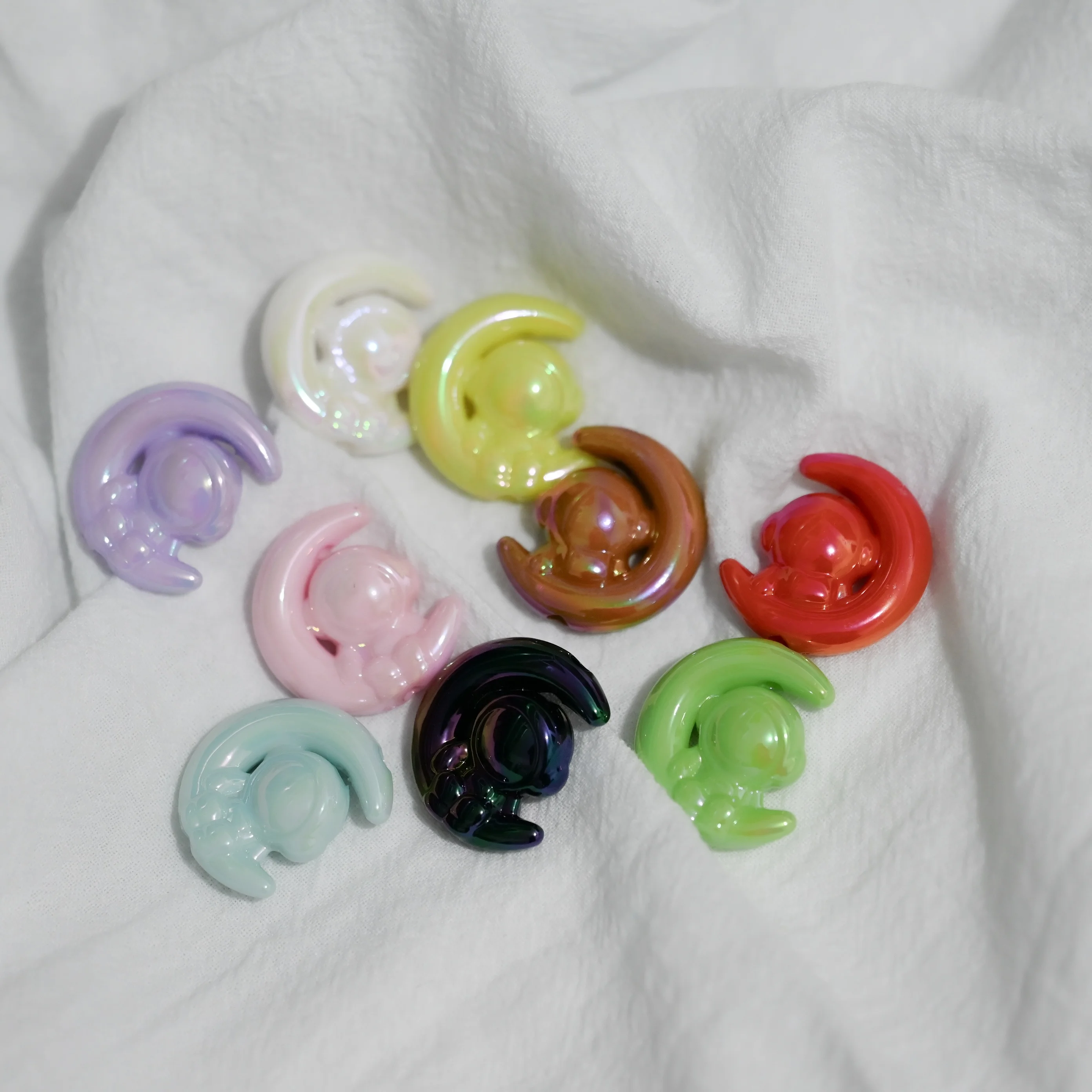 Acrylic cartoon astronaut moon landing alien bead vertical hole bead pendant DIY hand-painted bead pen car hanging accessory