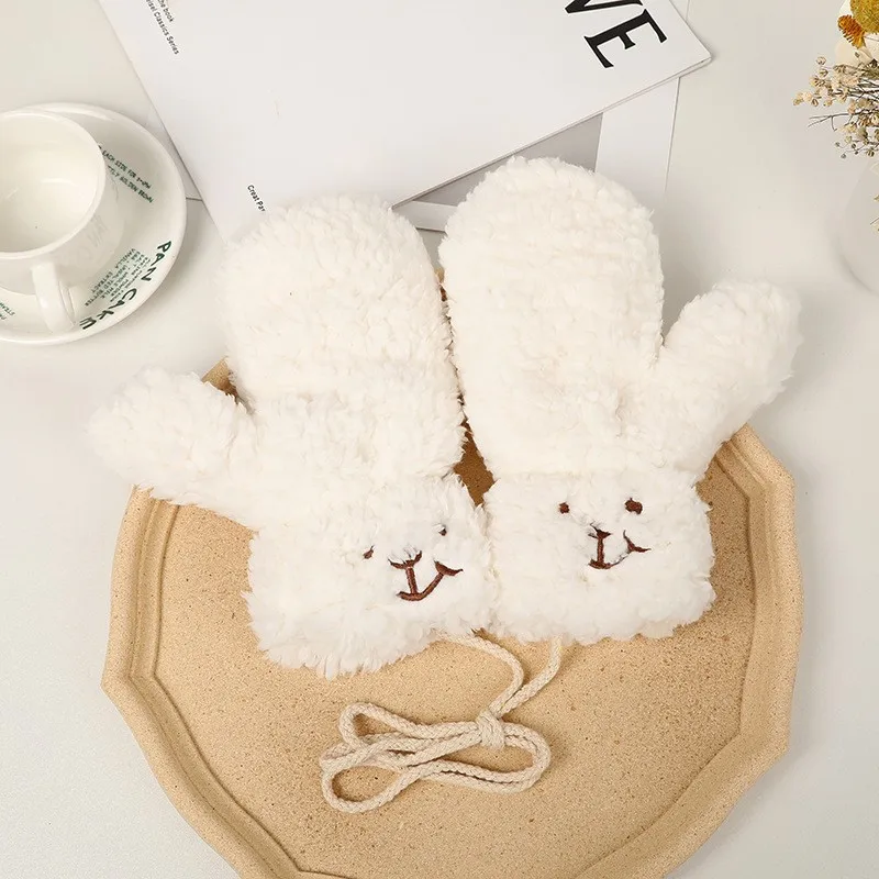 Зимние плюшевые теплые варежки