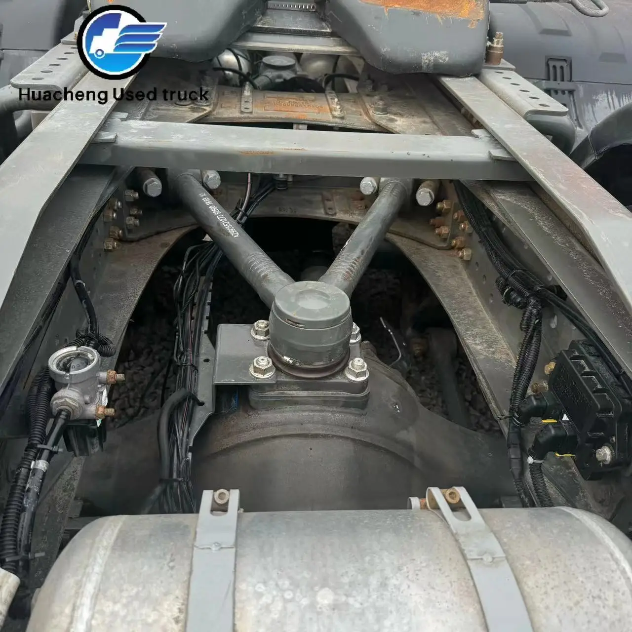 Китайский тяжелый грузовик HOWO T7 k540HP6 * 4 находится в хорошем состоянии