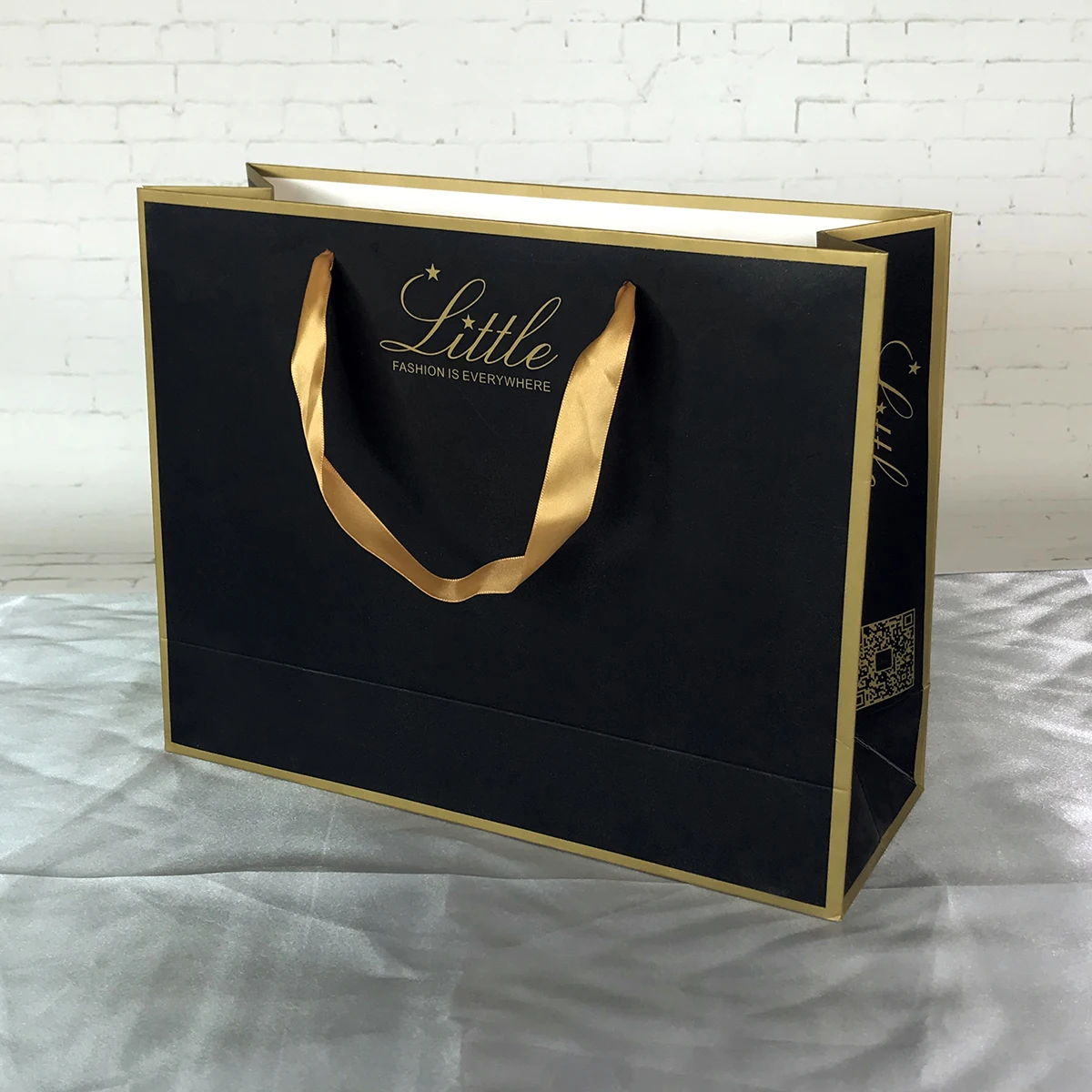 Wholesale Boutique Jewelry Packaging Luxury High Quality Golden Edge Black Paper Bag With Logo Custom Printed