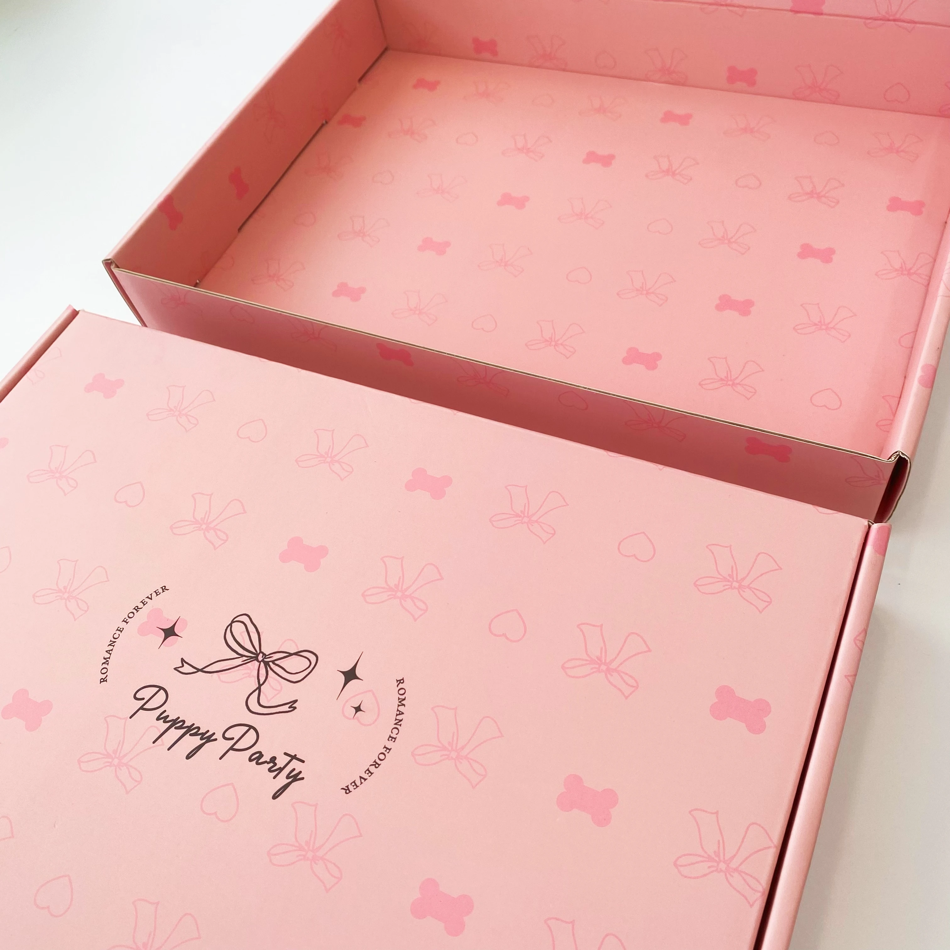 Custom Logo Printed Corrugated Pink Cardboard Mailer Boxes Hardboard Paper Packaging for Shoes Clothes Display Gift Shopping
