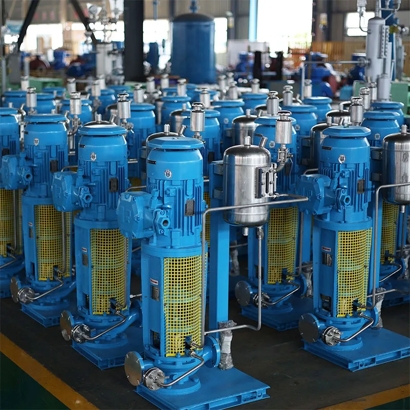 Устройство для комплексного использования сжиженного газа питающий насос подачи изобутана добавления или