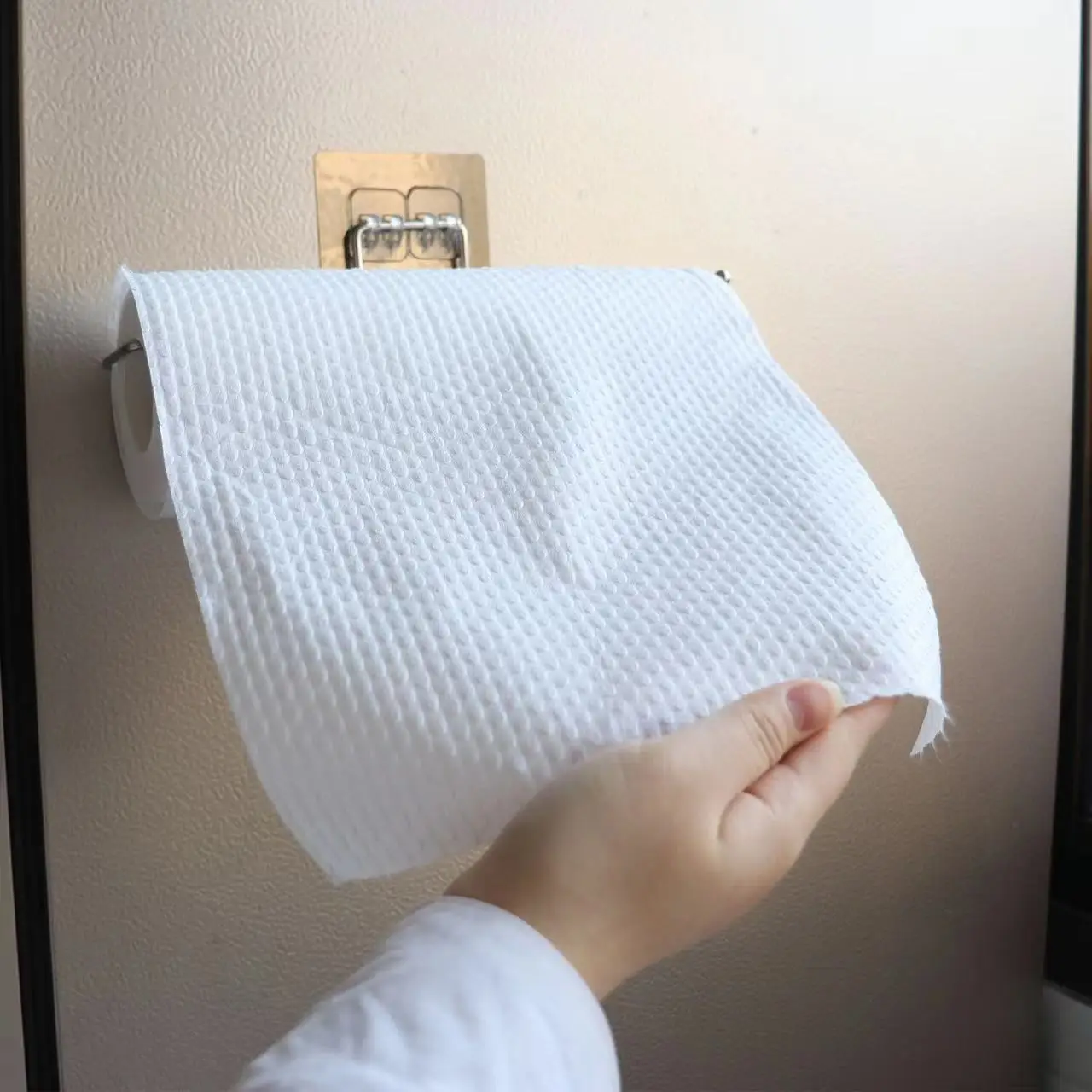 Wholesale Household Soft Paper Towel Roll Absorb Water Oil Absorption Disposable Kitchen Paper Towel