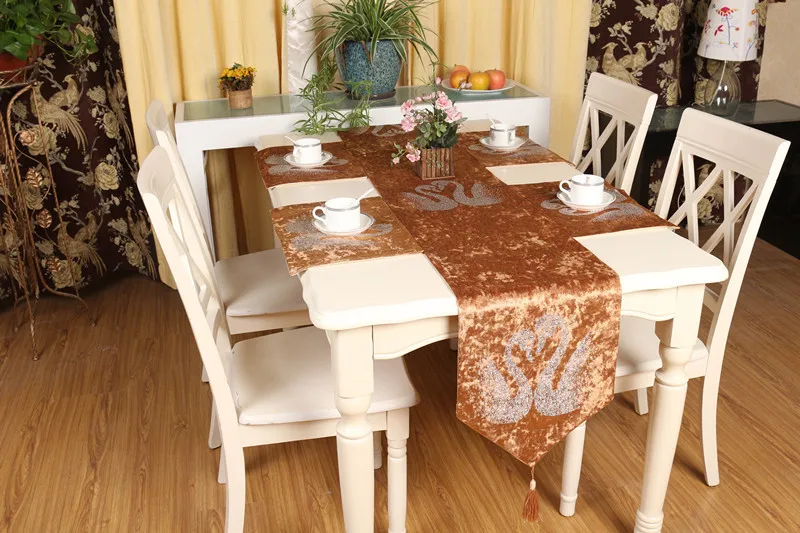
wedding 100% holland velvet Hot diamond luxury chevron dining table runner 