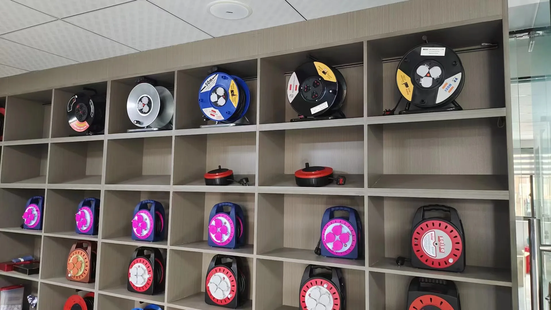 plastic extension power cord roll stand grounding Reel winding retractable electric Cable drum For Consumer Electronics