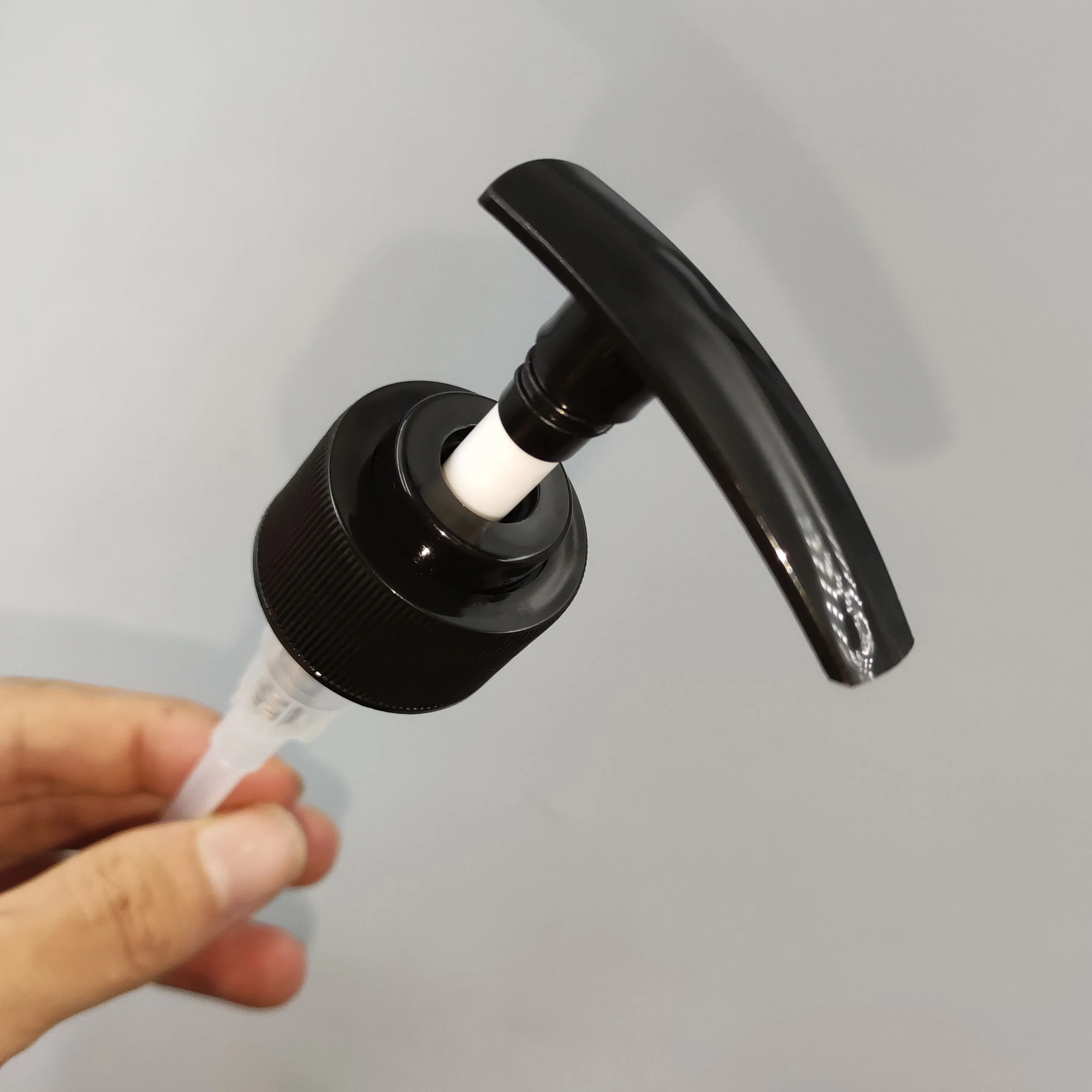 wholesale factory material pumps 24/28  inside spring  pump  plastic lotion dispenser pumps customized suppliers