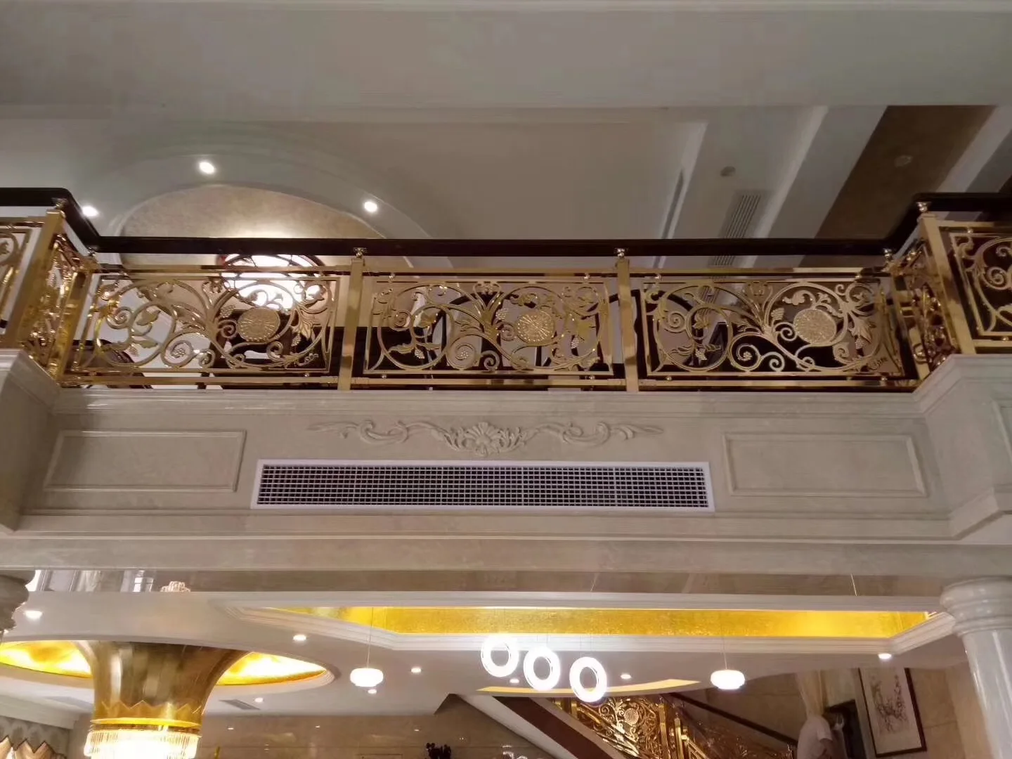 Luxury new products Aluminum carved railing Electroplating process Golden railings