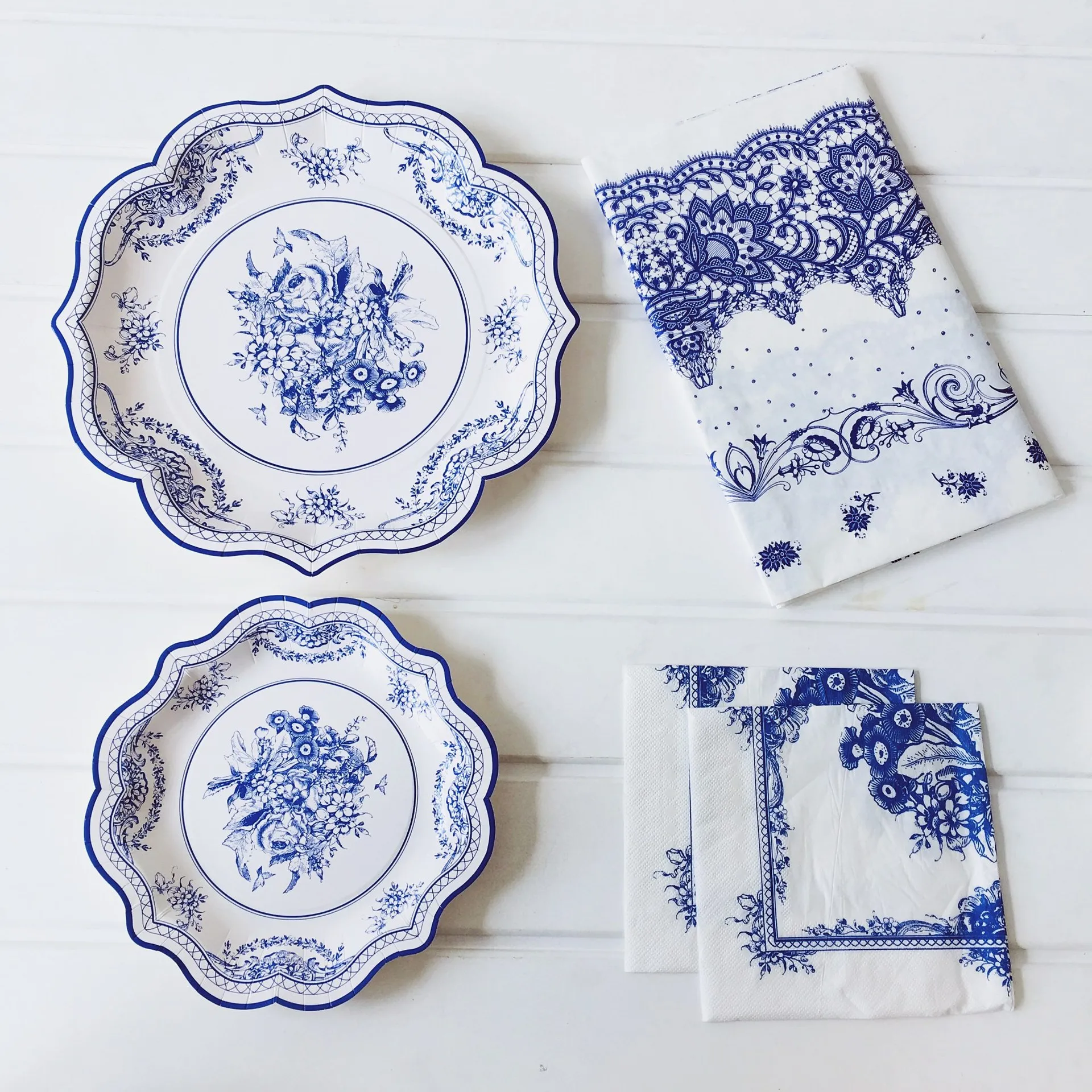 7Inch 8pcs Food Grade Party Paper Plates with Chinese Blue-and-White Porcelain Pattern Decorative Party Supplier for Parties