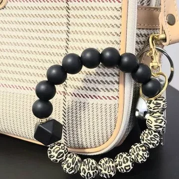 Personalized Animal Leopard And Black Silicone Beaded Bracelet Keychain For Women Car Accessories Cheetah Beads Bangle Keyring