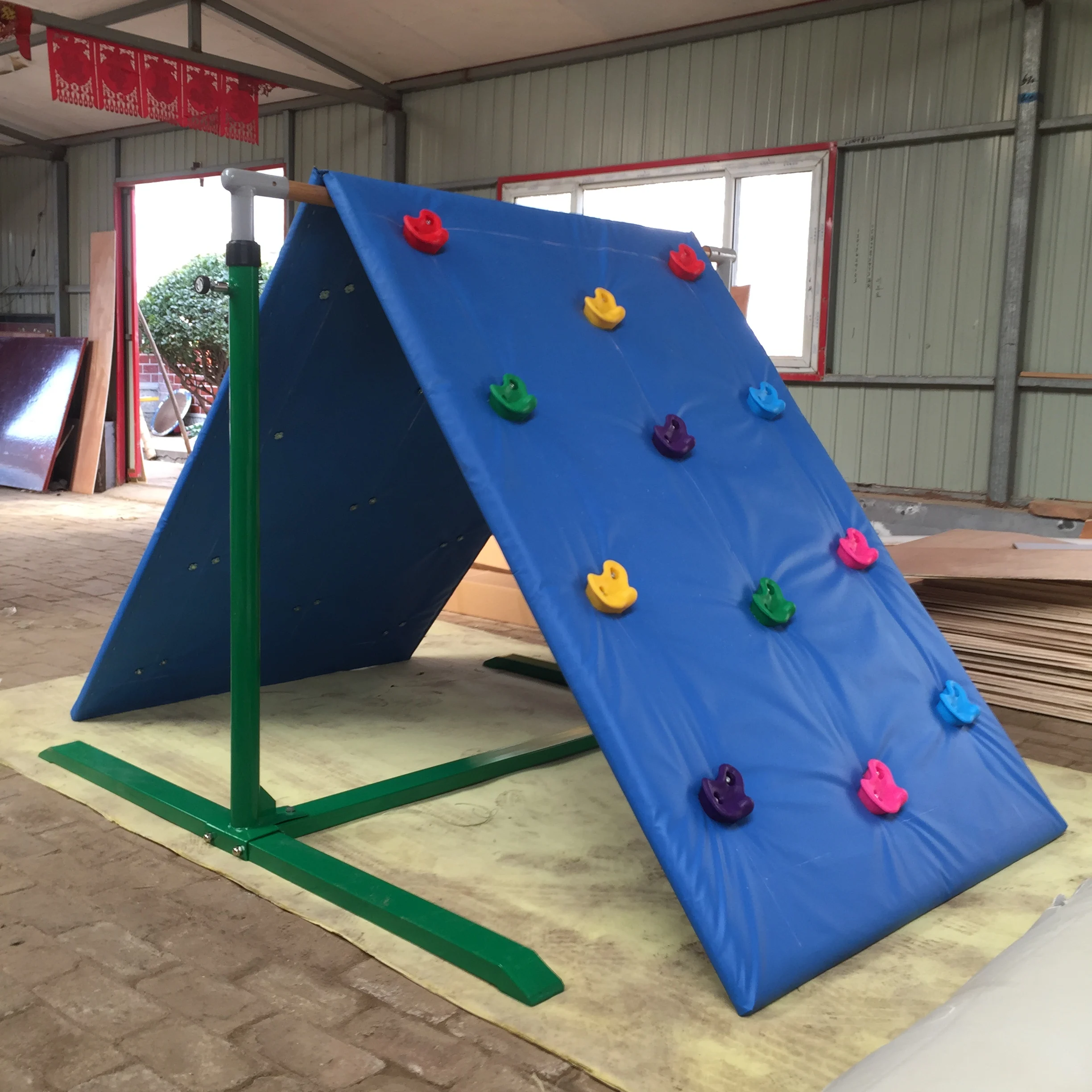 Hot Selling Cheap Kids Indoor Rock Climbing Wall