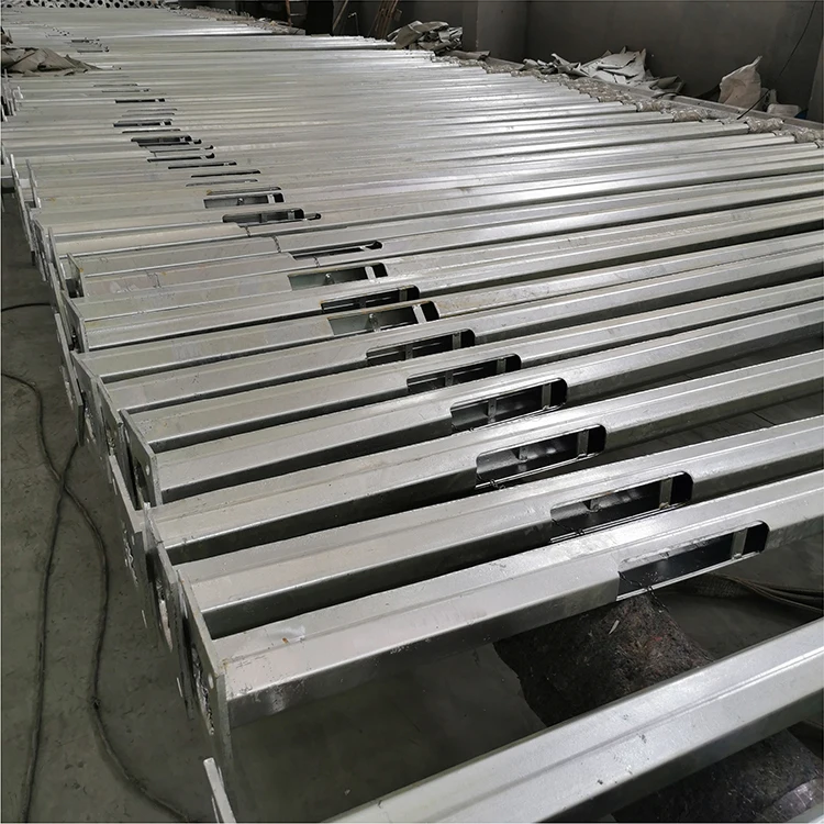 Стальной светильник Q235 для наружного освещения на заказ в соответствии с окружающей средой покупателя, такой как садовый столб с высокой мачтой