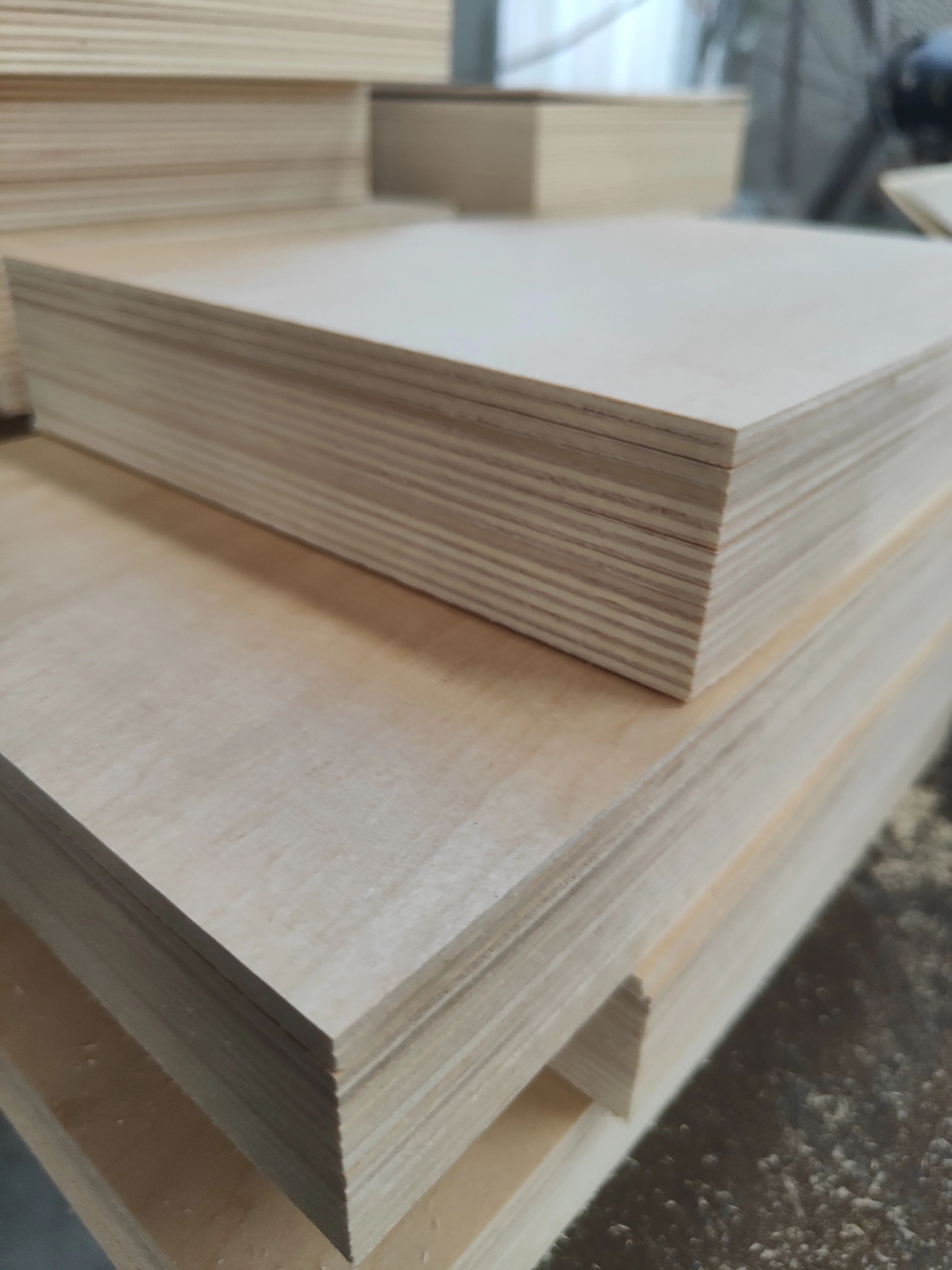 Wholesale high density basswood plywood 1.5mm 3mm Basswood plywood sheet For laser cutting