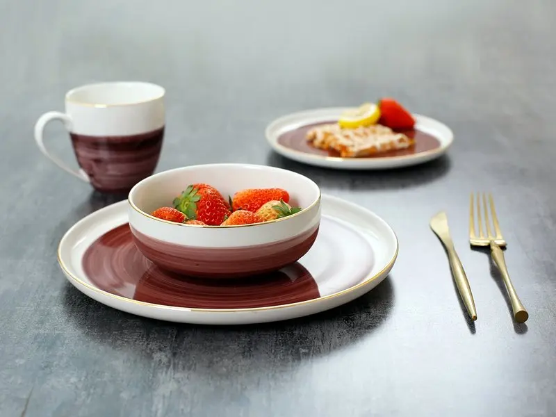 Cheap price dinnerware plate hand painted round crockery ceramic dinner set for hotel