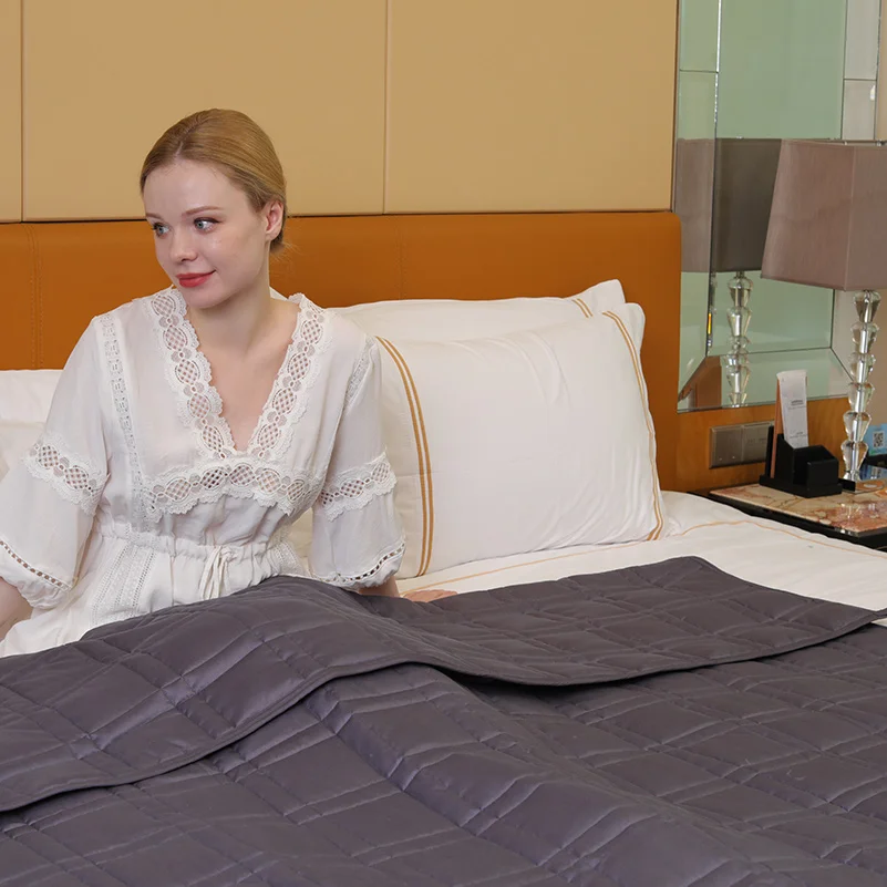 Hot Sale Fast shipping 7 Layer  Customized  Cooling Blanket Luxury Weighted Blanket With Therapy